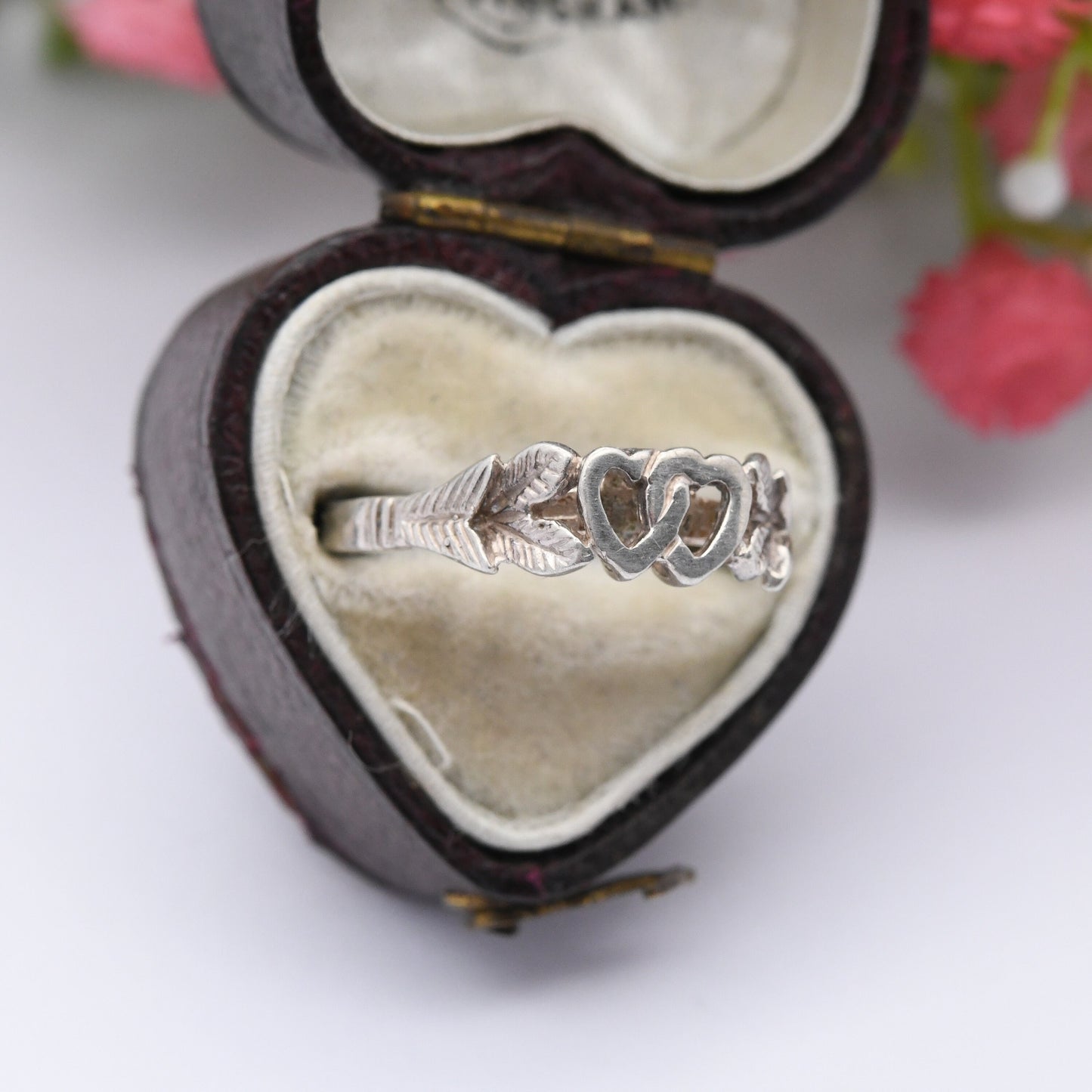 Vintage Sterling Silver Hearts Ring 1982 - Entwined Love Hearts | Leaf Shoulders | UK Size - N 1/2 | US - 7