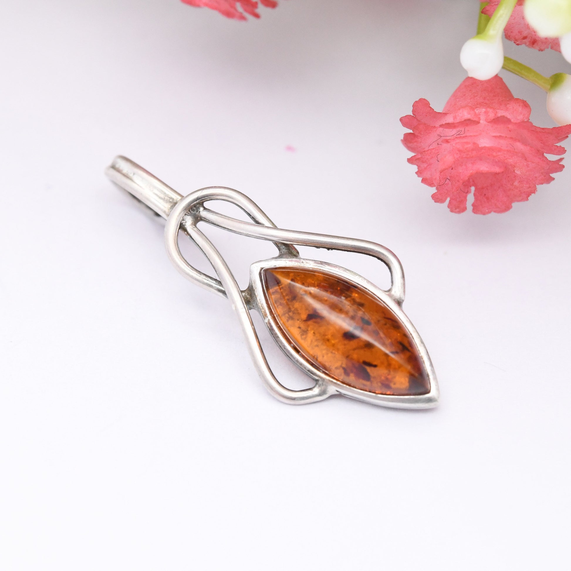 Vintage Sterling Silver Amber Pendant - Baltic Amber | Elven Style Celtic Jewellery | Pointed Oval