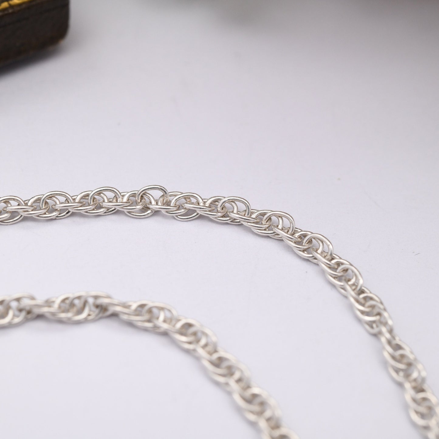 Prince of Wales Sterling Silver Chain Necklace - Bright Silver Y2K Chain | Size 18" 46cm