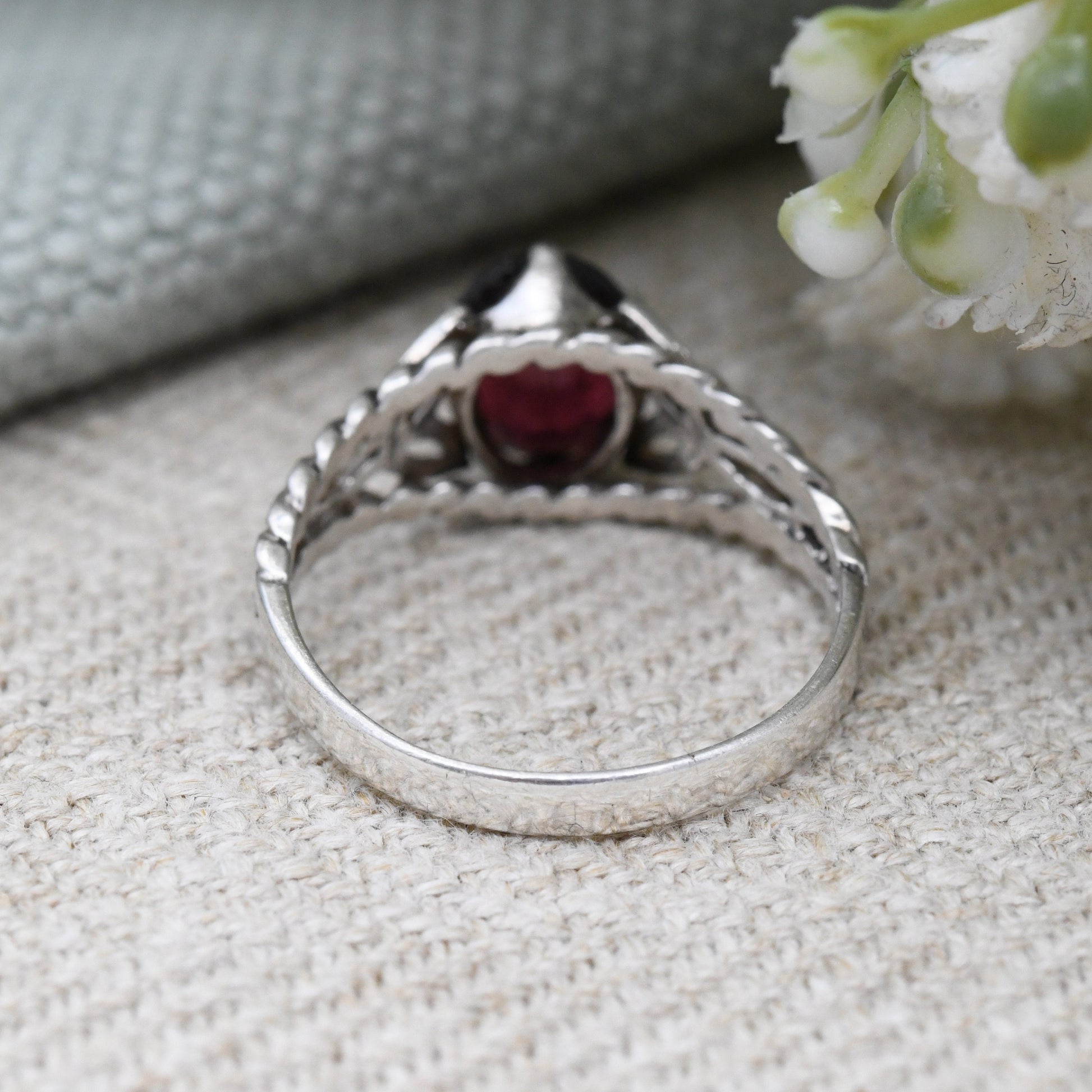 Vintage Sterling Silver Red Stone Ring Ornate Triquetra and Rope Twist Design 1980 - Openwork Statement Ring | UK Size - M | US Size - 6 1/4