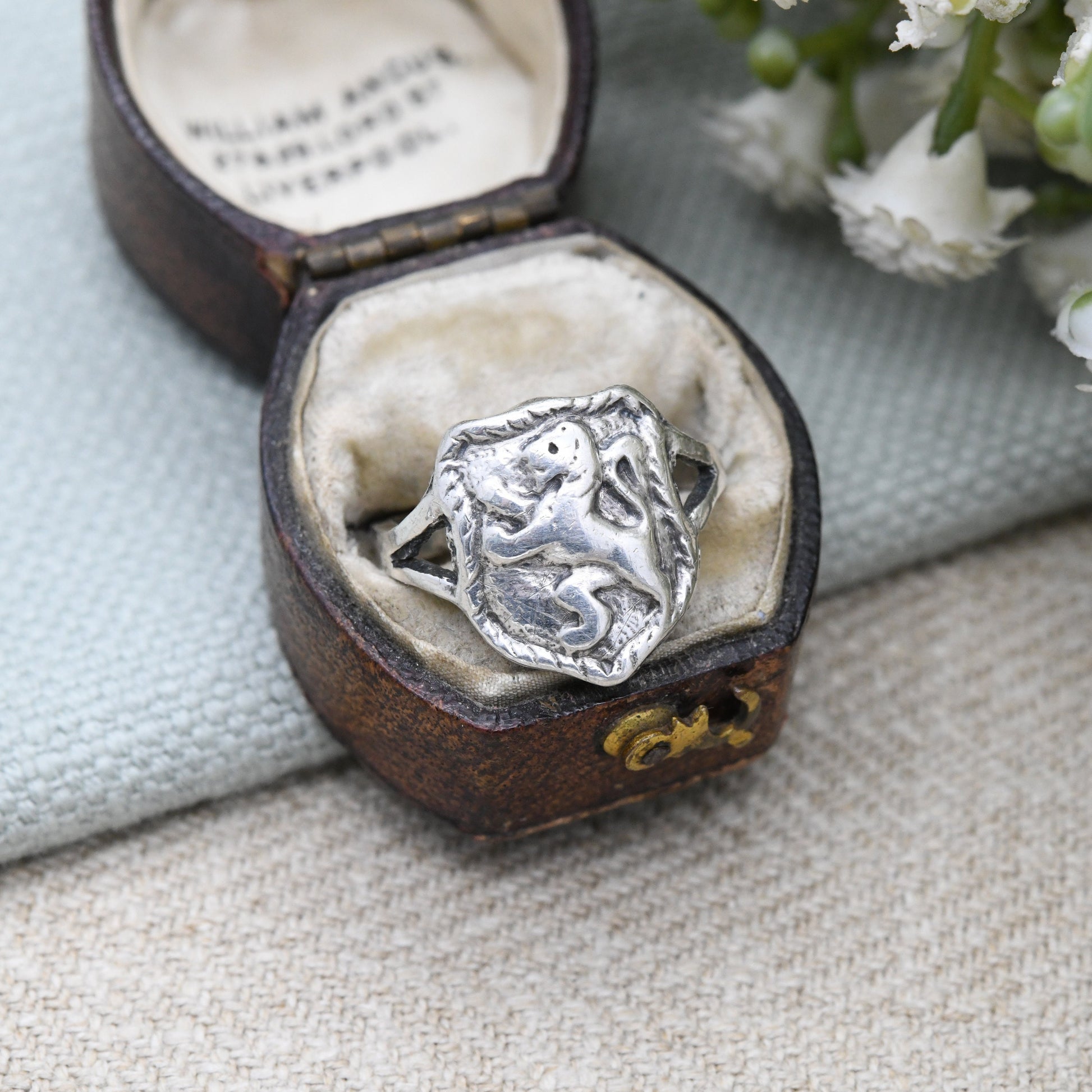 Vintage Sterling Silver Scottish Shield Signet Ring with Lion Rampant Flag - Mid-Century Patriotic Jewellery | UK Size - N | US Size - 6 3/4