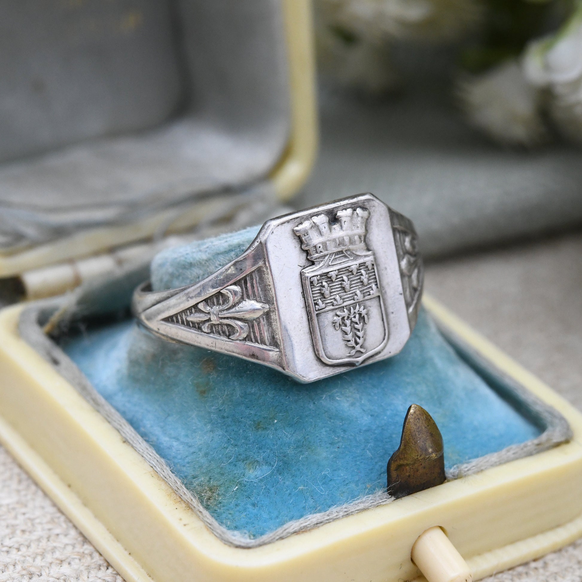 Vintage Silver France Reims France Ring French City Crest - Fleur de Lys Laurel Wreath Coat of Arms | UK Size - T | US Size - 9 1/2