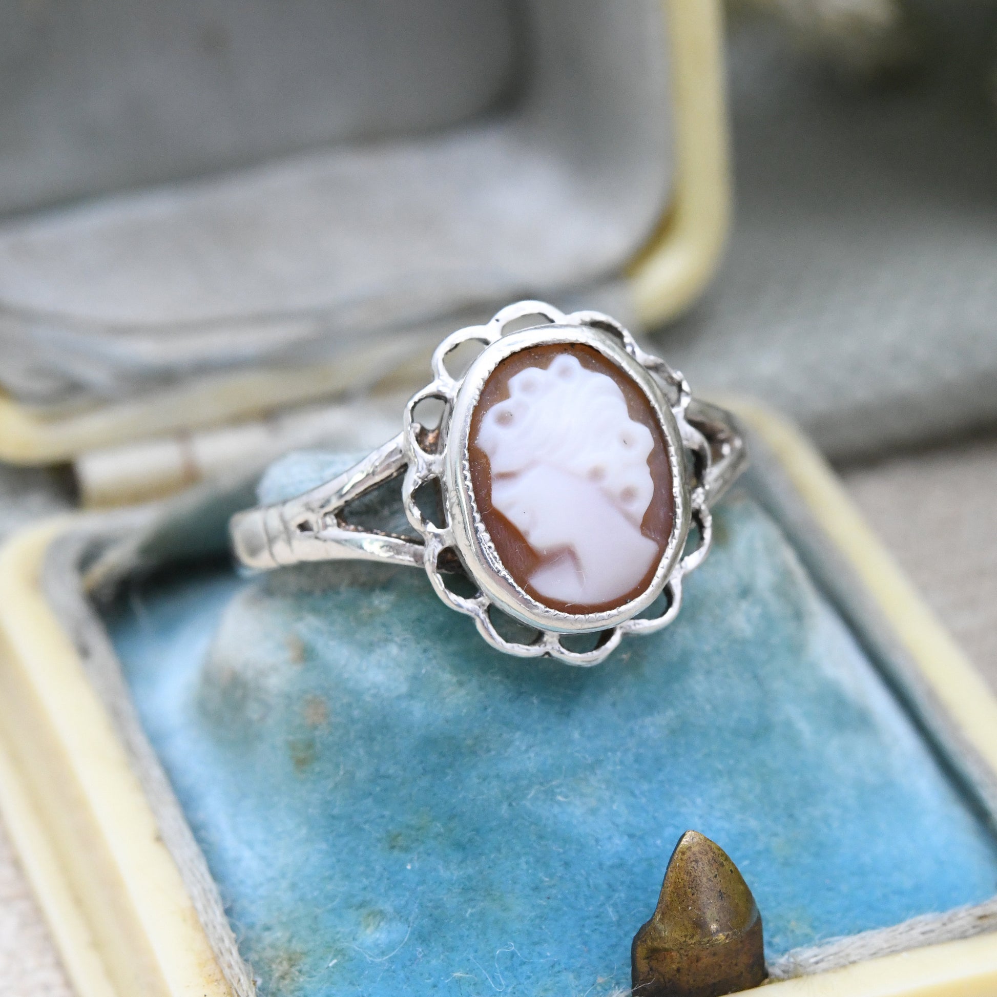 Vintage Sterling Silver Cameo Ring 1976 - Ornate Flower Setting | Classical Woman's Profile | UK Size - N 1/2 | US Size - 6 3/4