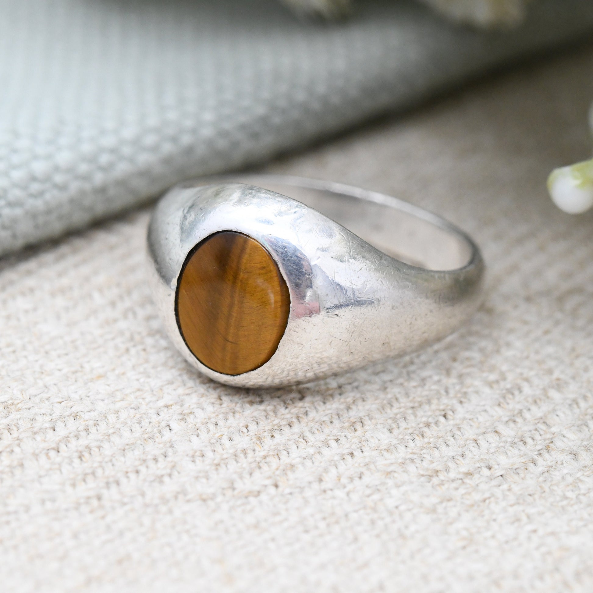 Vintage Sterling Silver Tiger's Eye Signet Ring 1994 by Exchange Findings Ltd - Chunky Silver Unisex Signet | UK Size - T | US Size - 9 1/2