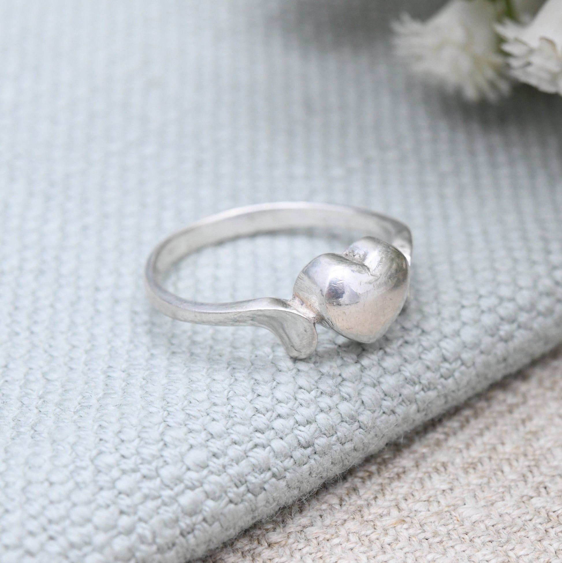 Vintage Silver Heart Ring - Minimal Silver Love Heart Jewellery | Sweet Gift for Her | UK Size - M 1/2 | US Size - 6 1/2