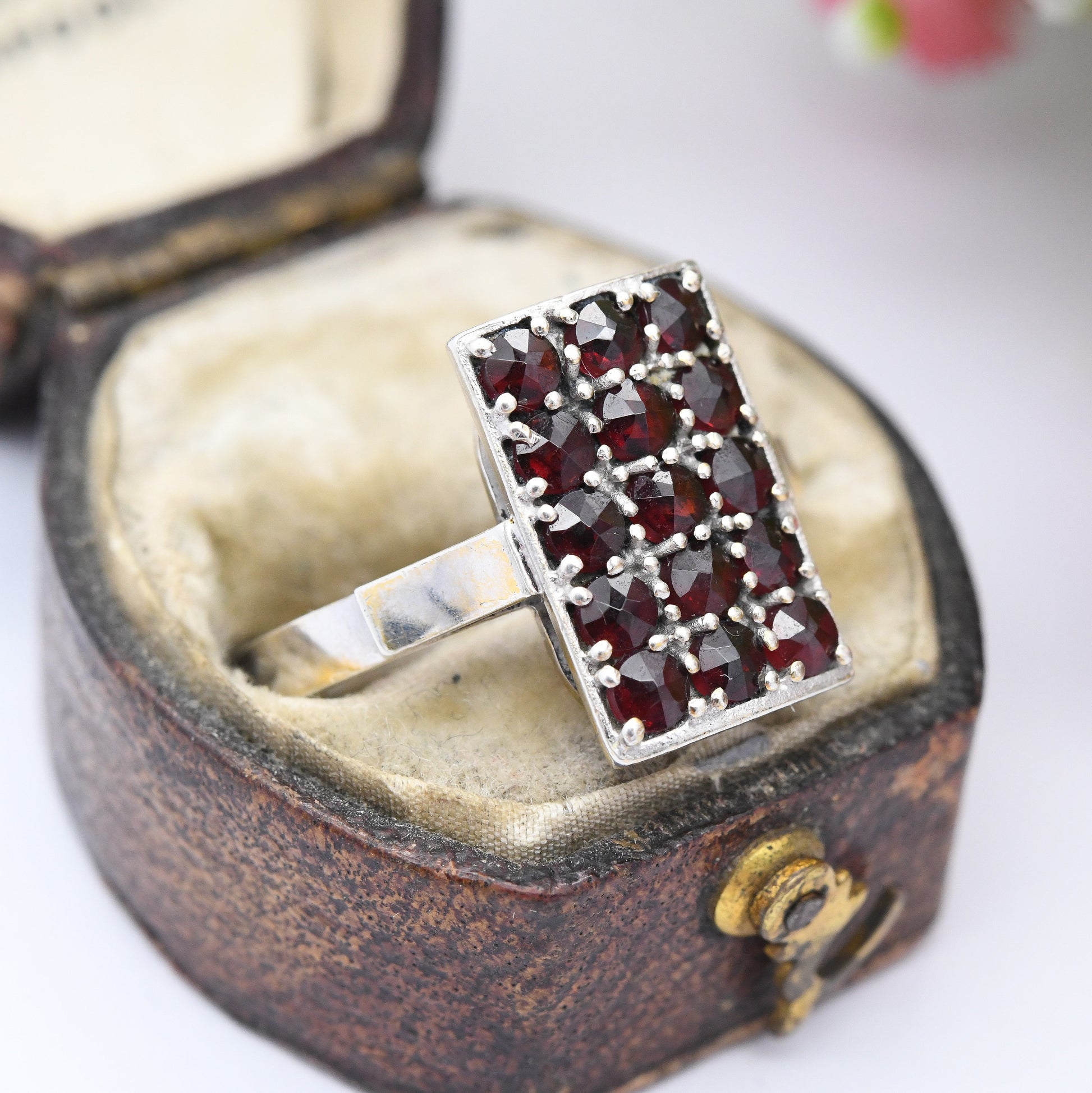 Vintage 19ct White Gold Garnet Ring with Three Rows of Rose Cut Garnet Stones - Pave Set 15 Gemstones | UK Size - O 1/2 | US Size - 7 1/2