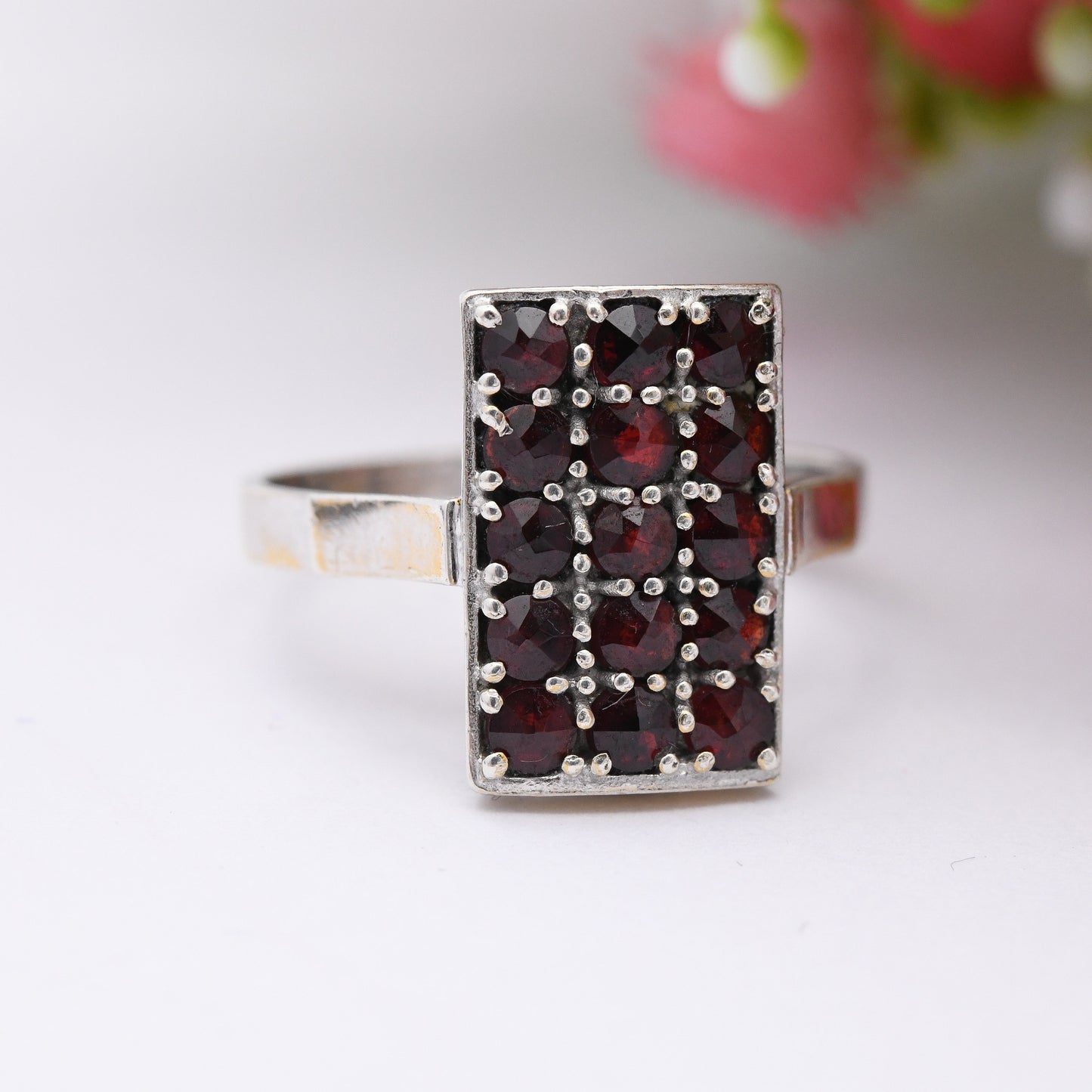 Vintage 19ct White Gold Garnet Ring with Three Rows of Rose Cut Garnet Stones - Pave Set 15 Gemstones | UK Size - O 1/2 | US Size - 7 1/2