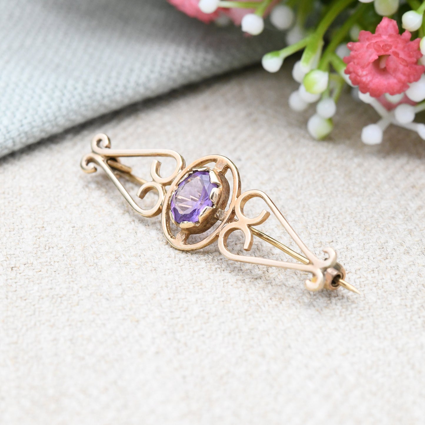 Vintage 9ct Gold Amethyst Brooch - Large Faceted Purple Gemstone Solitaire | Pretty Gift Brooch Pin | Love Heart Design