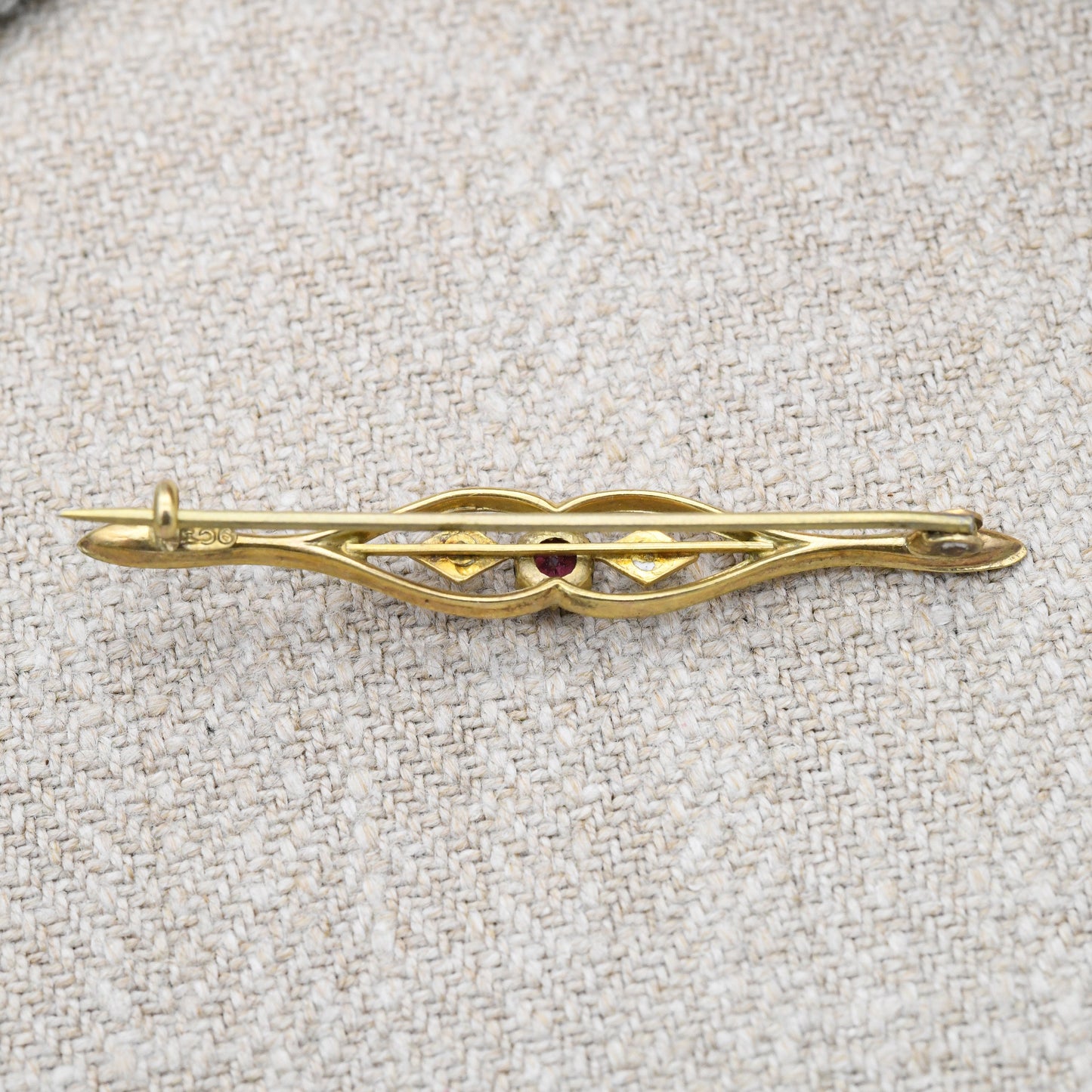 Antique Edwardian 9ct Gold Paste and Pearl Brooch - Pretty Minimal Bar Brooch | Pearl and Red Stone | Art Deco Design