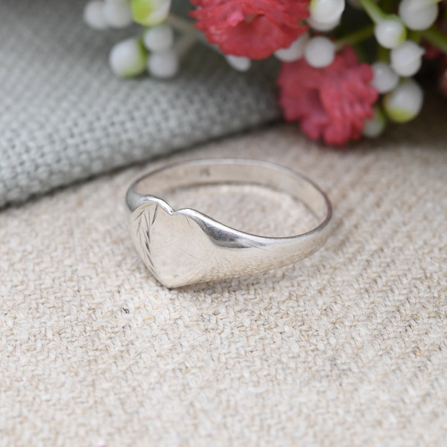 Vintage Sterling Silver Heart Signet Ring - Minimal Silver Love Heart Jewellery | Everyday Pinkie Ring | UK Size - M 1/2 | US Size - 6 1/2