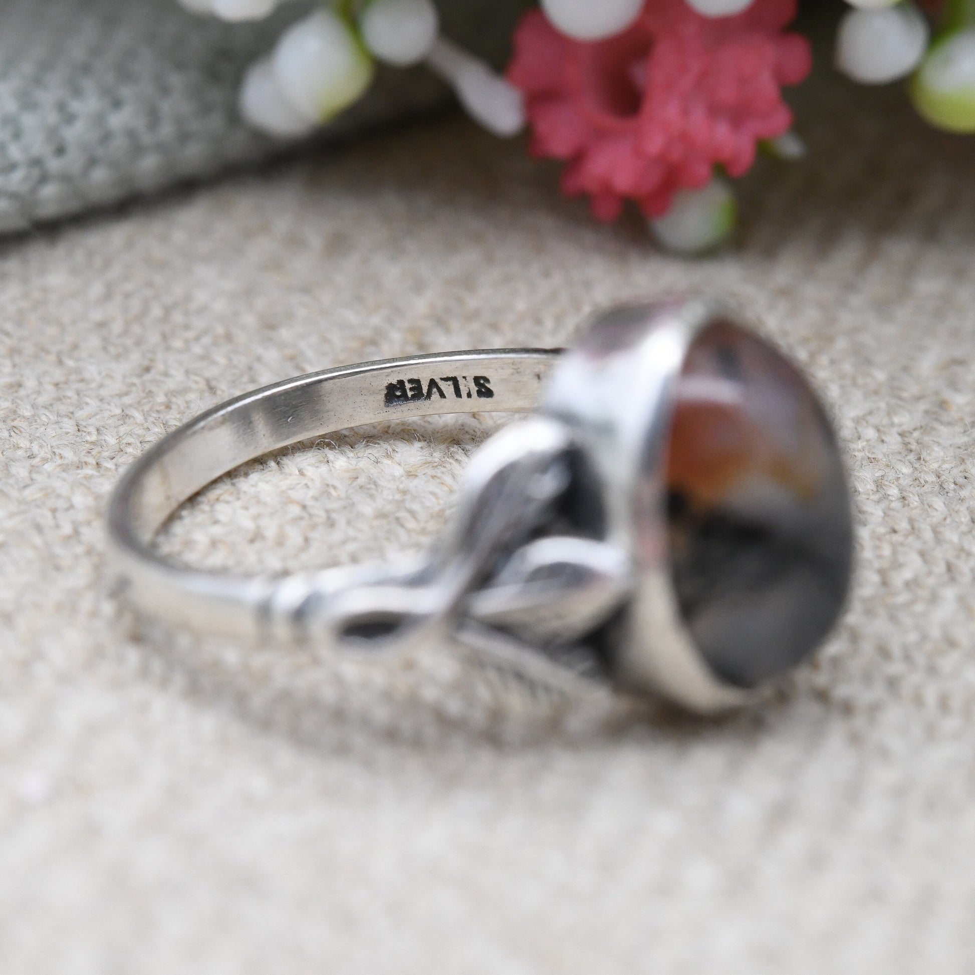 Vintage Sterling Silver Moss Agate Ring with Leaf Setting - Statement Mid-Century Gemstone Orange Green | UK Size - K 1/2 | US Size - 5 1/2