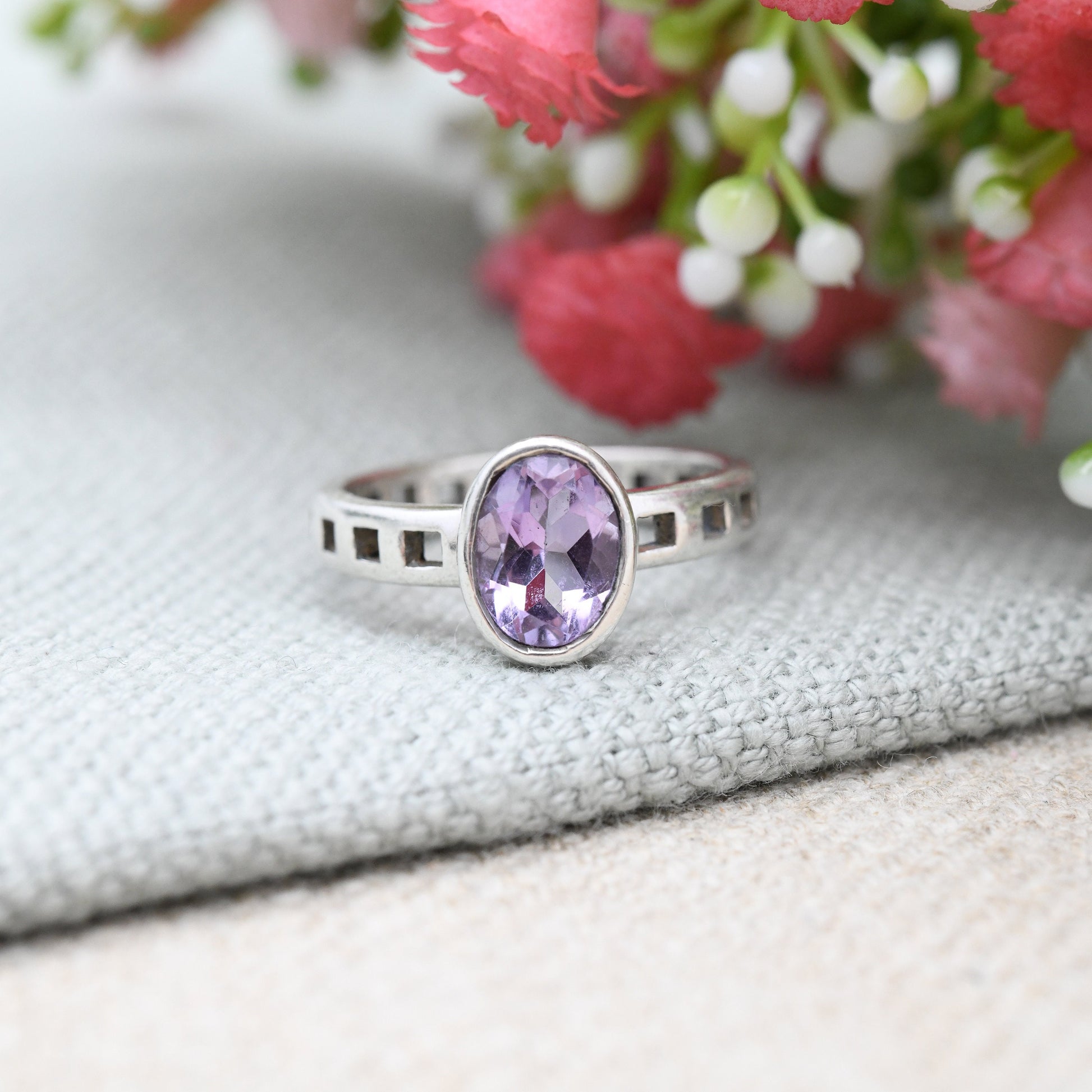 Vintage Celtic Sterling Silver Amethyst Ring HO - Large Purple Stone Solitaire | Cut Out Square Band | UK Size - M 1/2 | US Size - 6 1/2