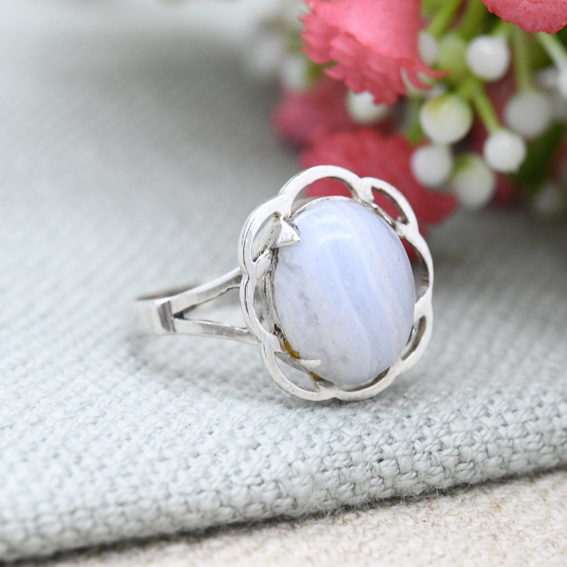 Vintage Sterling Silver Blue Lace Agate Ring - Mid-Century Flower Ring | Banded Agate Gemstone | UK Size - P | US Size - 7 1/2