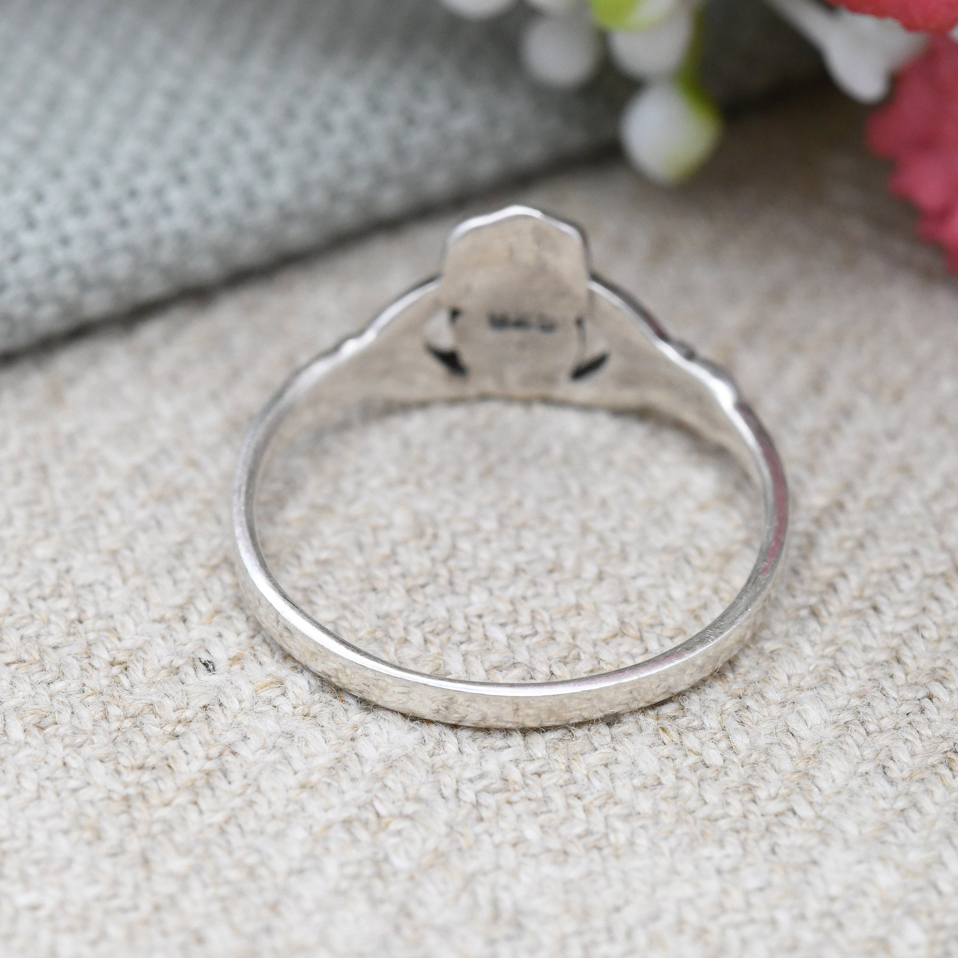 Vintage Sterling Silver Claddagh Ring - Hands Holding Heart with Crown Ring | Irish Love Loyalty Friendship | UK Size - O 1/2 | US - 7 1/2