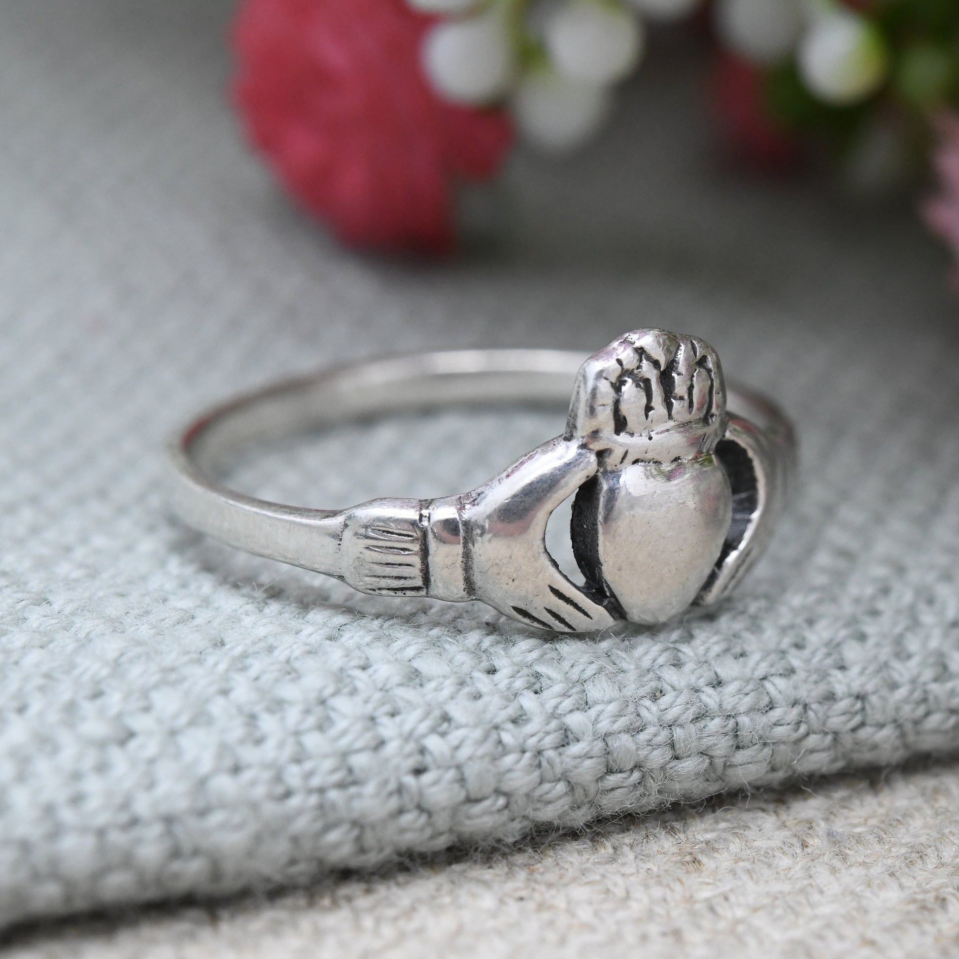 Vintage Sterling Silver Claddagh Ring - Hands Holding Heart with Crown Ring | Irish Love Loyalty Friendship | UK Size - O 1/2 | US - 7 1/2