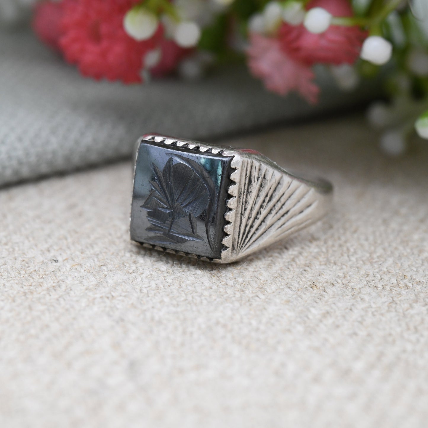 Vintage Sterling Silver Hematite Intaglio Signet Ring 1986 - Roman Soldier in Helmet | Mid-Century | UK Size - T | US Size - 9 1/2