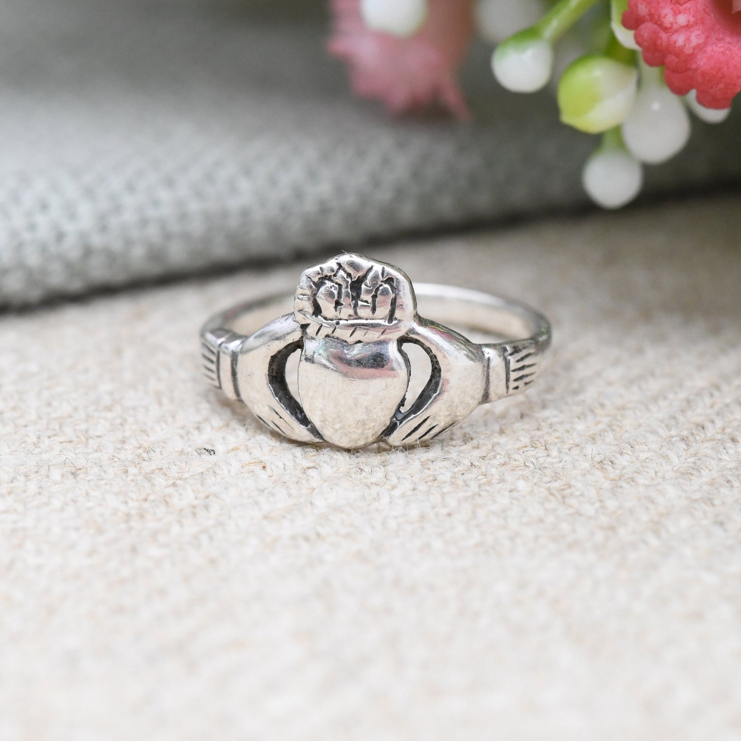 Vintage Sterling Silver Claddagh Ring - Irish Symbol Hands Holding Heart Ring | Small Size Pinkie or Midi Ring | UK Size - G | US - 3 1/4