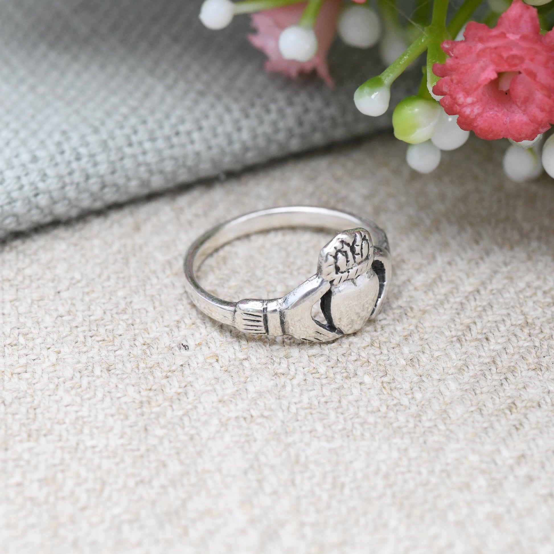 Vintage Sterling Silver Claddagh Ring - Irish Symbol Hands Holding Heart Ring | Small Size Pinkie or Midi Ring | UK Size - G | US - 3 1/4