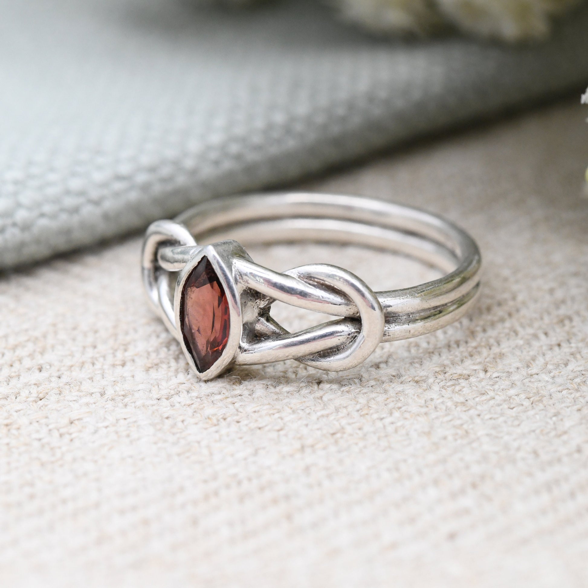 Sterling Silver Garnet Celtic Twist Ring - Pretty Red Stone Solitaire with Knotted Band | UK Size - R 1/2 | US Size - 8 3/4