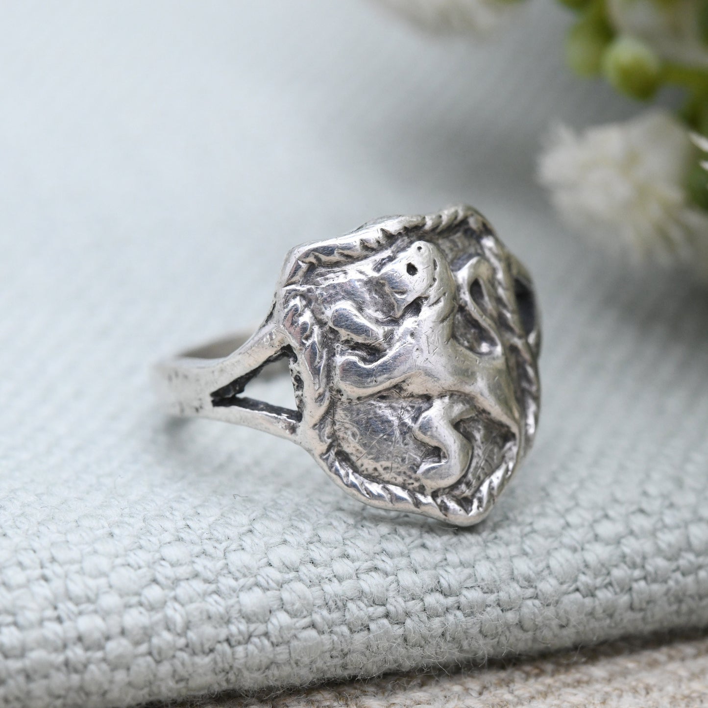 Vintage Sterling Silver Scottish Shield Signet Ring with Lion Rampant Flag - Mid-Century Patriotic Jewellery | UK Size - N | US Size - 6 3/4