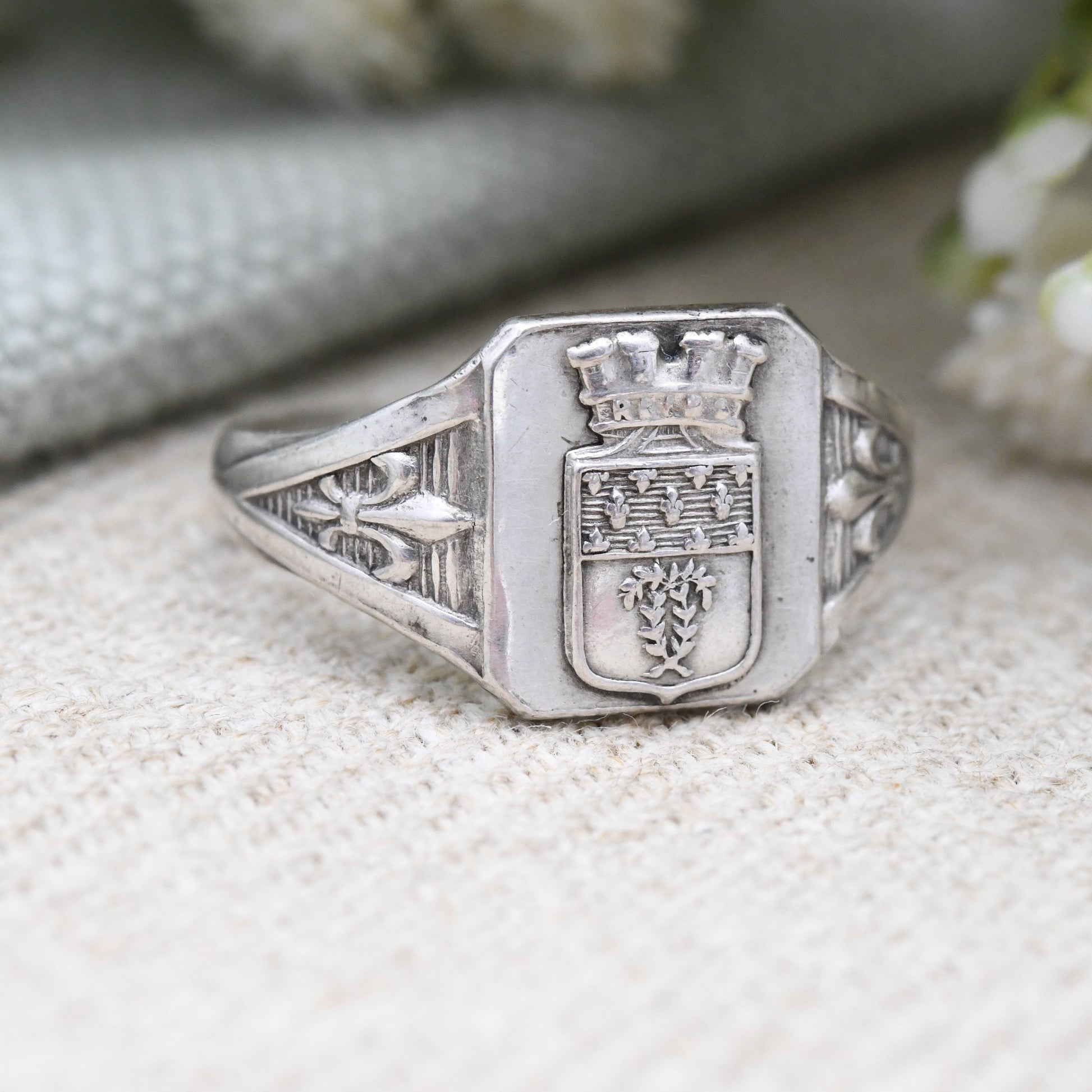 Vintage Silver France Reims France Ring French City Crest - Fleur de Lys Laurel Wreath Coat of Arms | UK Size - T | US Size - 9 1/2