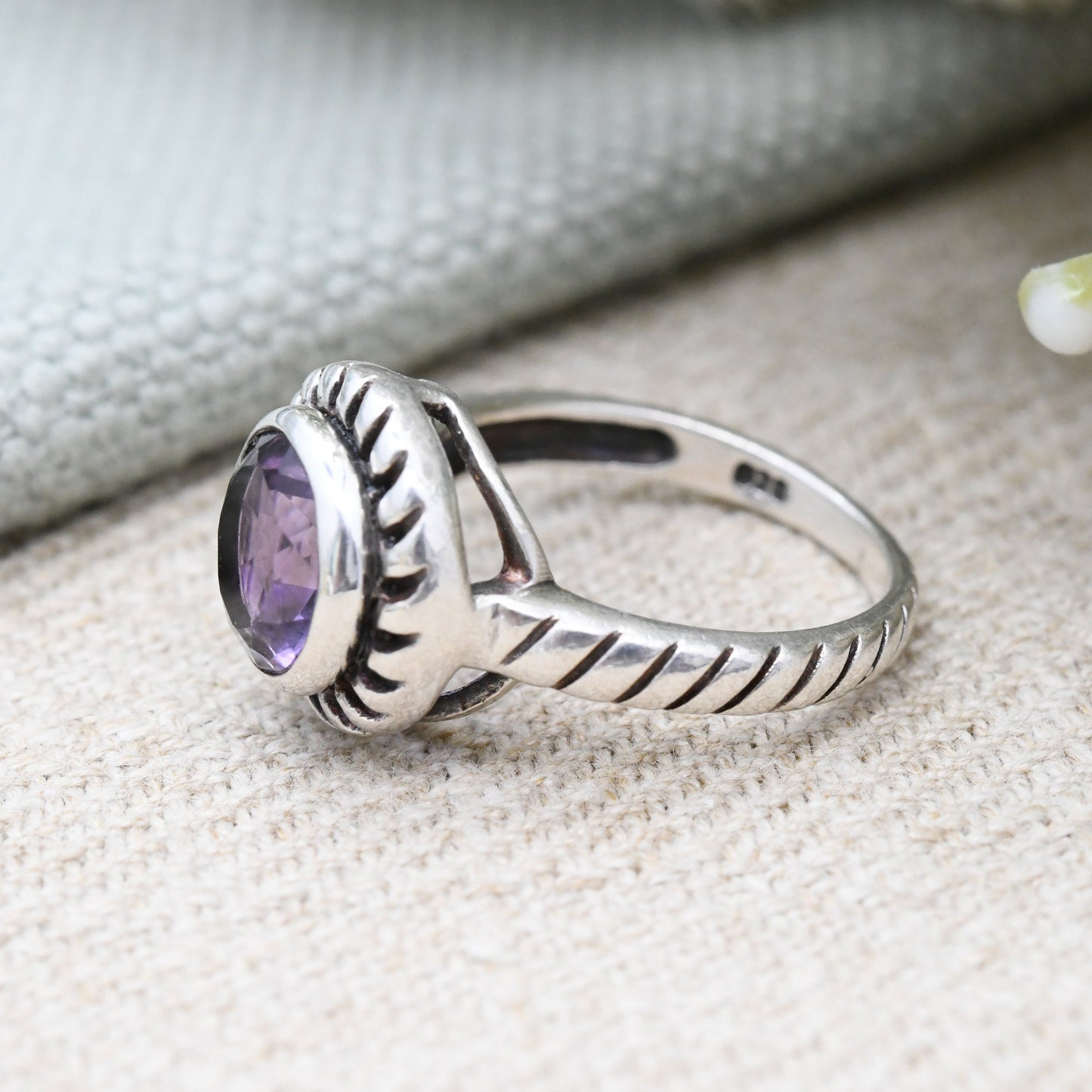 Sterling Silver Amethyst Ring with Striped Band - Large Purple Stone Solitaire | UK Size - K 1/2 | US Size - 5 1/2