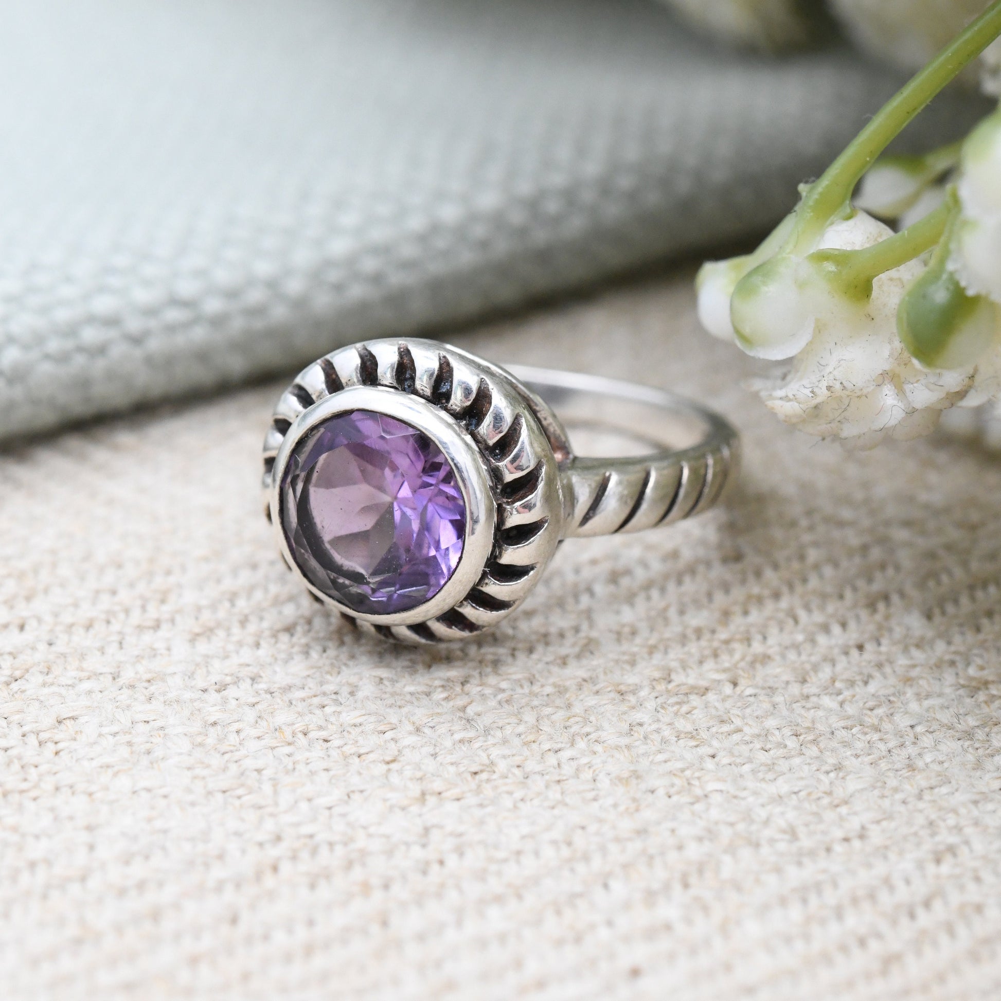 Sterling Silver Amethyst Ring with Striped Band - Large Purple Stone Solitaire | UK Size - K 1/2 | US Size - 5 1/2