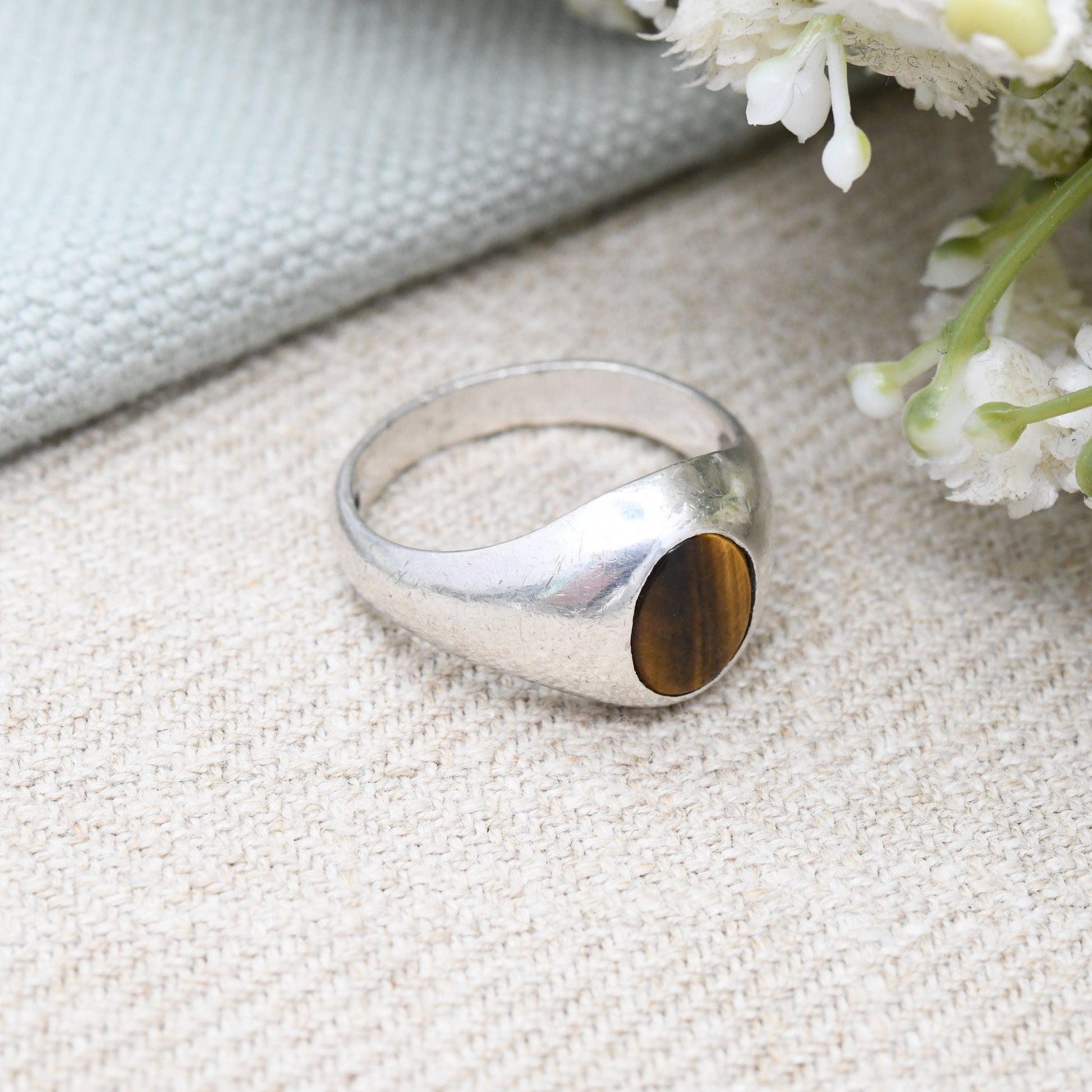 Vintage Sterling Silver Tiger's Eye Signet Ring 1994 by Exchange Findings Ltd - Chunky Silver Unisex Signet | UK Size - T | US Size - 9 1/2