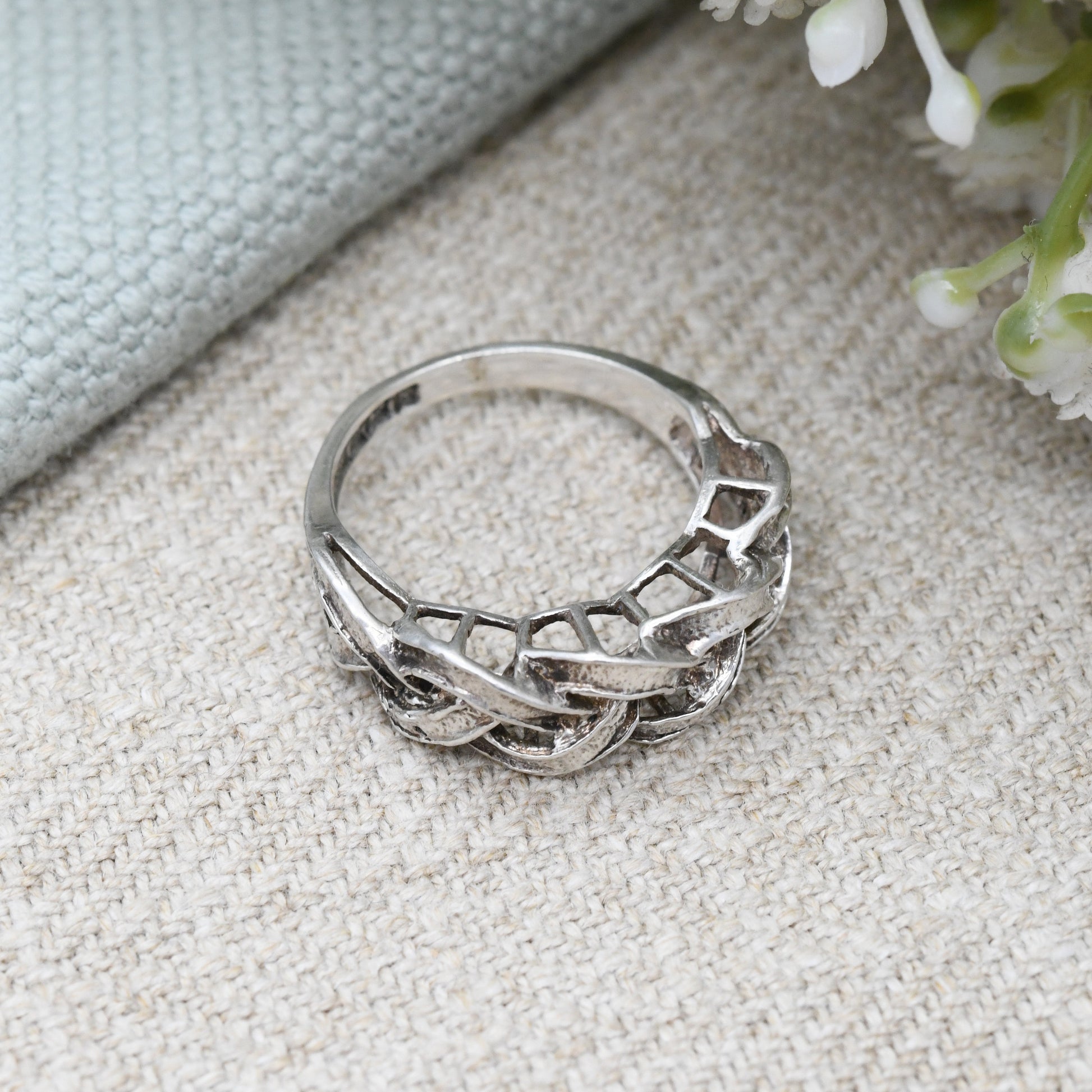 Vintage Sterling Silver Plaited Band Ring 1976 - Openwork Woven Knotted Band | Unisex Mid-Century Jewellery | UK Size - L 1/2 | US Size - 6