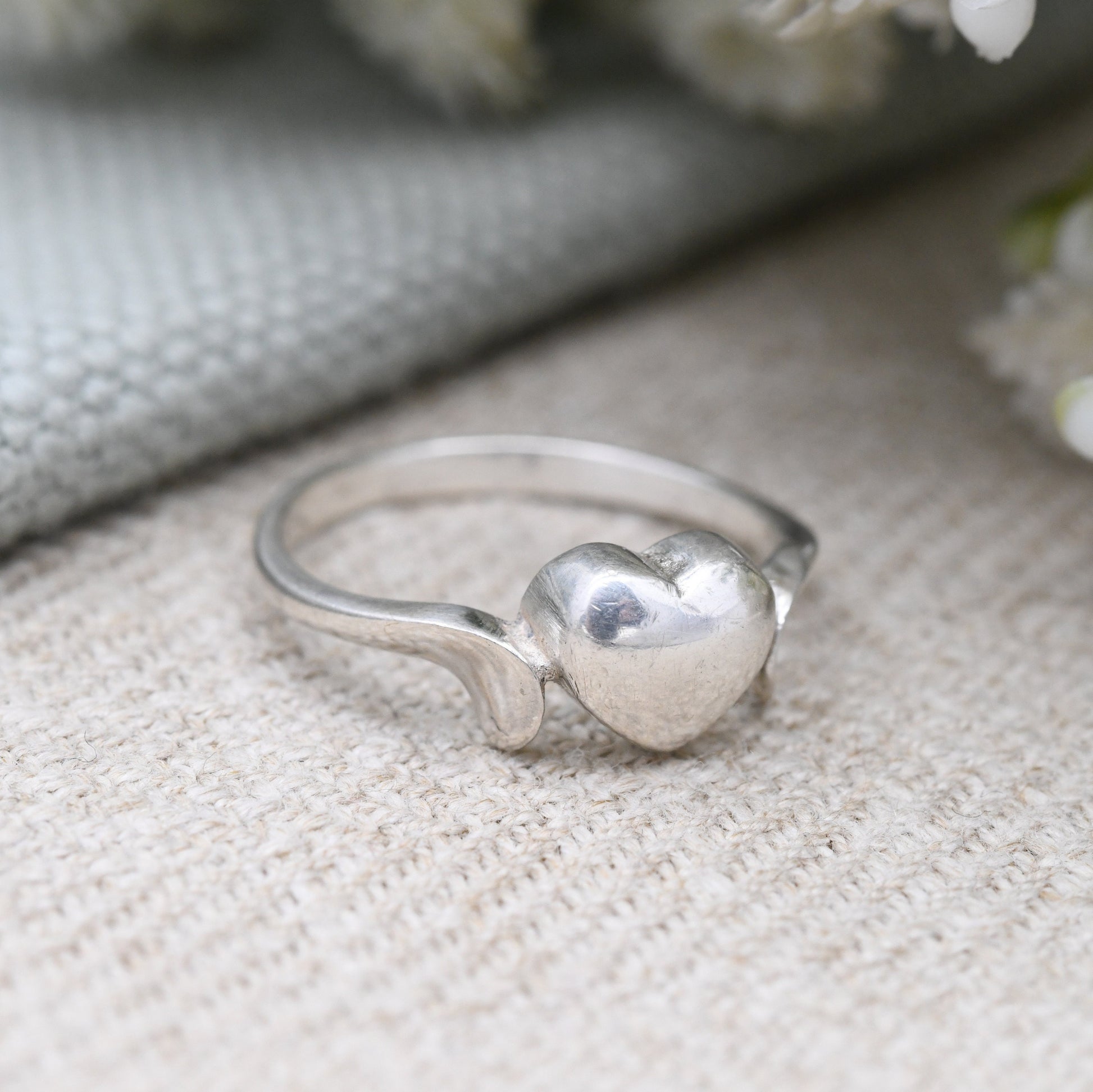 Vintage Silver Heart Ring - Minimal Silver Love Heart Jewellery | Sweet Gift for Her | UK Size - M 1/2 | US Size - 6 1/2