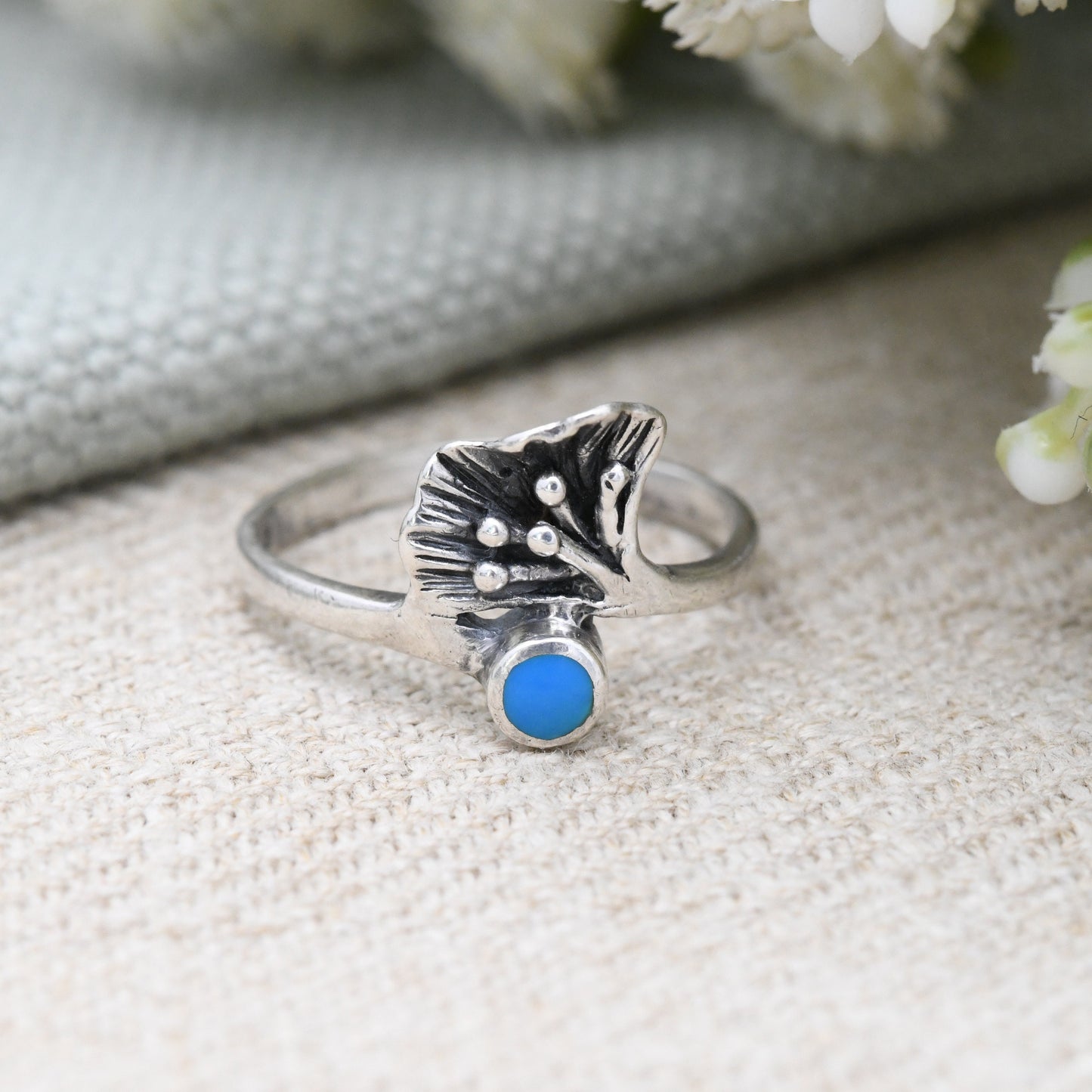 Vintage Sterling Silver Turquoise Flower Ring - Pretty Lily Floral Form | Detailed Everyday Jewellery | UK Size - M 1/2 | US Size - 6 1/2