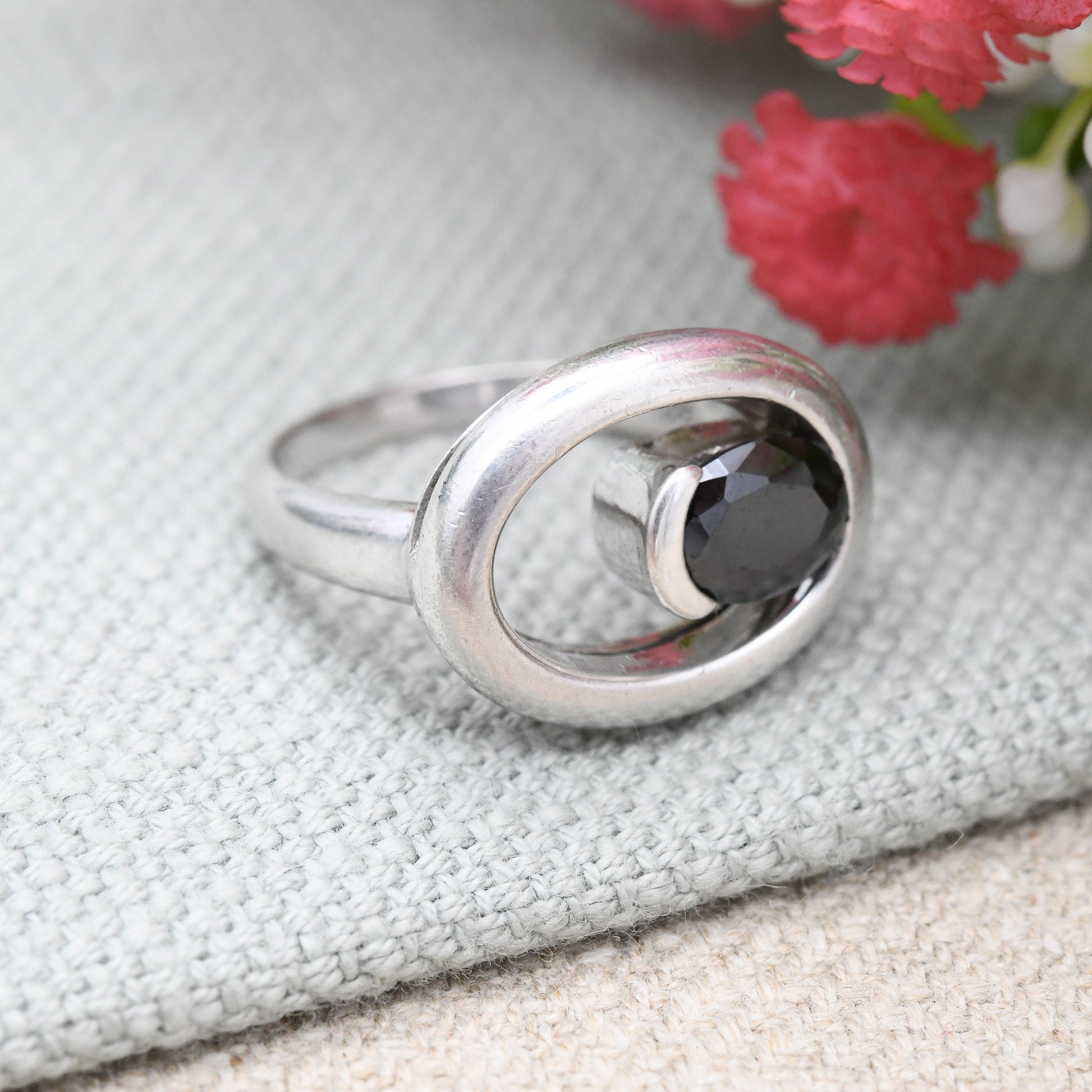 Sterling Silver Hematite Solitaire Ring with Quirky Modern Design - Oval Hoop Suspended Gemstone | UK Size - P | US Size - 7 1/2