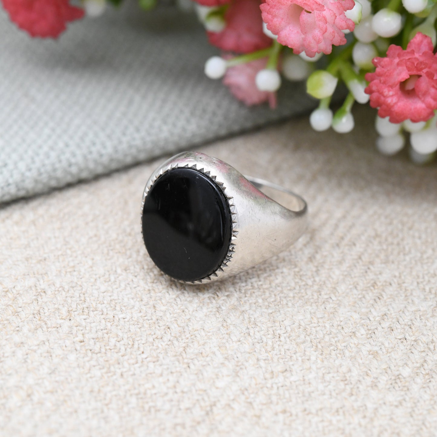 Vintage Sterling Silver Onyx Signet Ring 1977 - Chunky Gemstone Unisex Jewellery | Middle Finger Ring | UK Size - P | US Size - 7 3/4