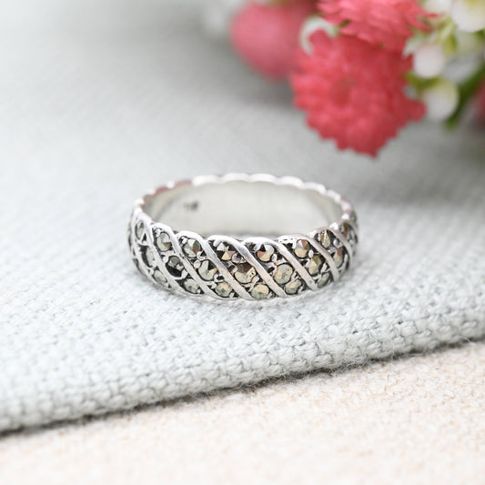 Vintage Sterling Silver Marcasite Ring with Full Eternity Bands Stones - 1940s 1950s Sparkly Art Deco Style | UK Size - J 1/2 | US Size - 5