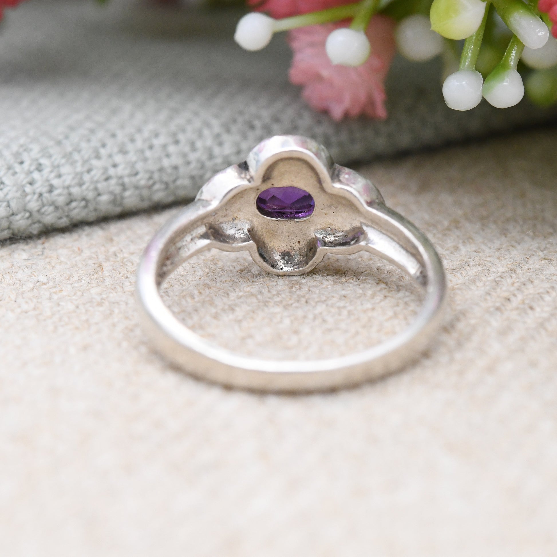 Vintage Sterling Silver Amethyst Ring with Quatrefoil Flower Setting - Mid-Century Purple Stone Solitaire | UK Size - N | US Size - 6 1/2