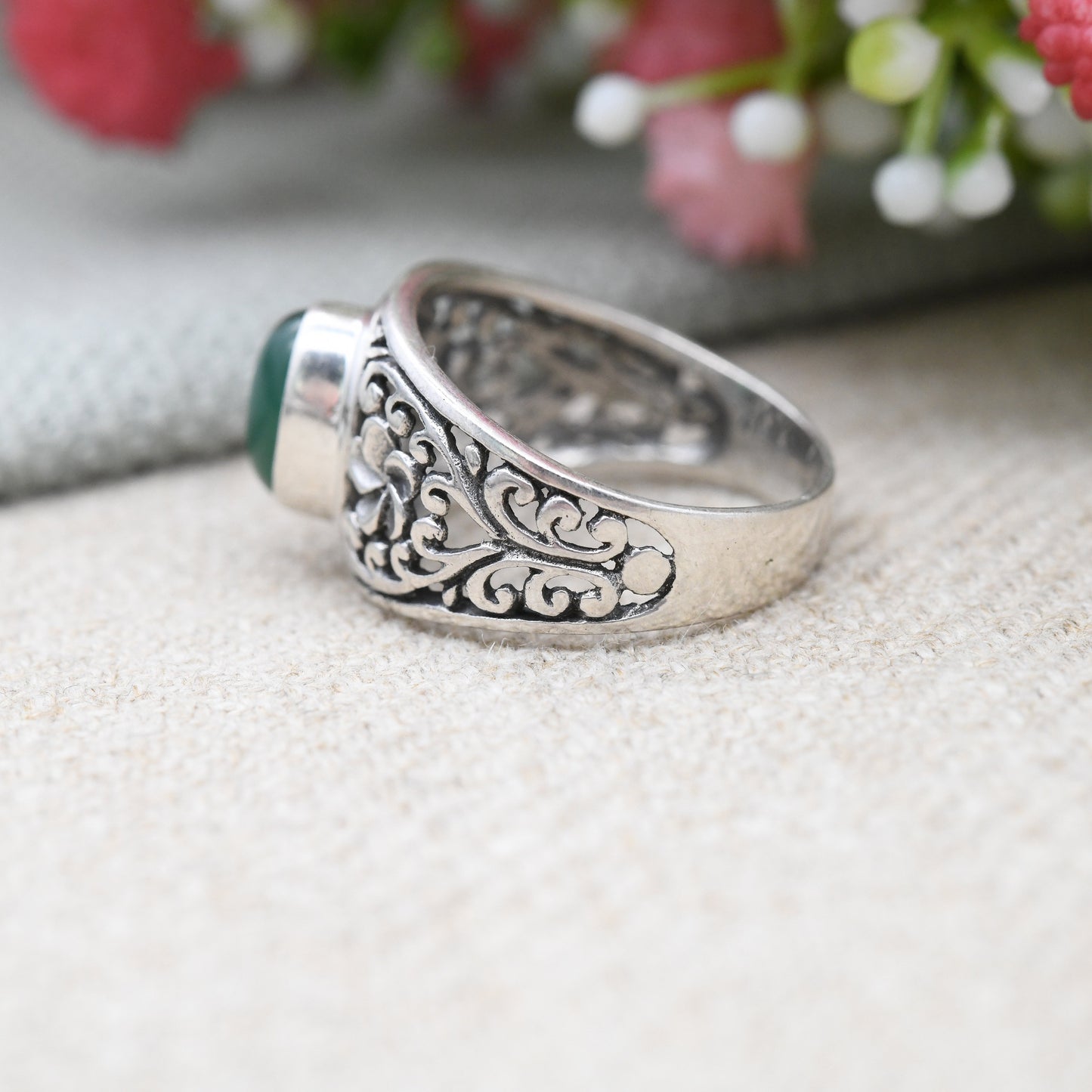 Vintage Sterling Silver Chrysoprase Flower Ring - Oval Cabochon Green Gemstone | Pretty Openwork Design | UK Size - L 1/2 | US Size - 6