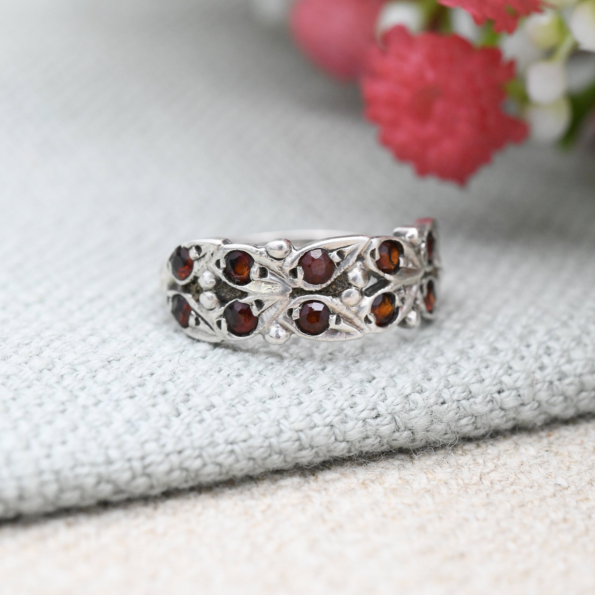 Vintage Sterling Silver Garnet Half Eternity Band Ring - Teardrop Leaf Design | Double Band | Pretty Gift | UK Size - K | US Size - 5 1/4