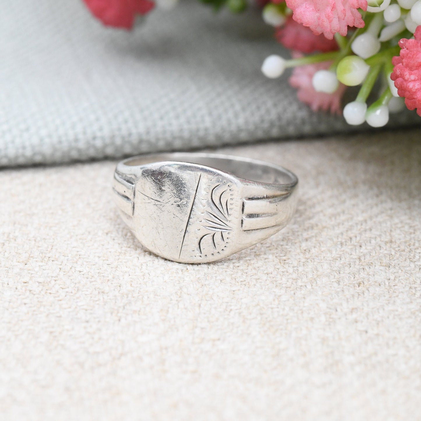 Vintage Sterling Silver Signet Ring - Pretty Engraved Design | Mid-Century Unisex Ring | Blank for Engraving | UK Size - U | US Size - 10