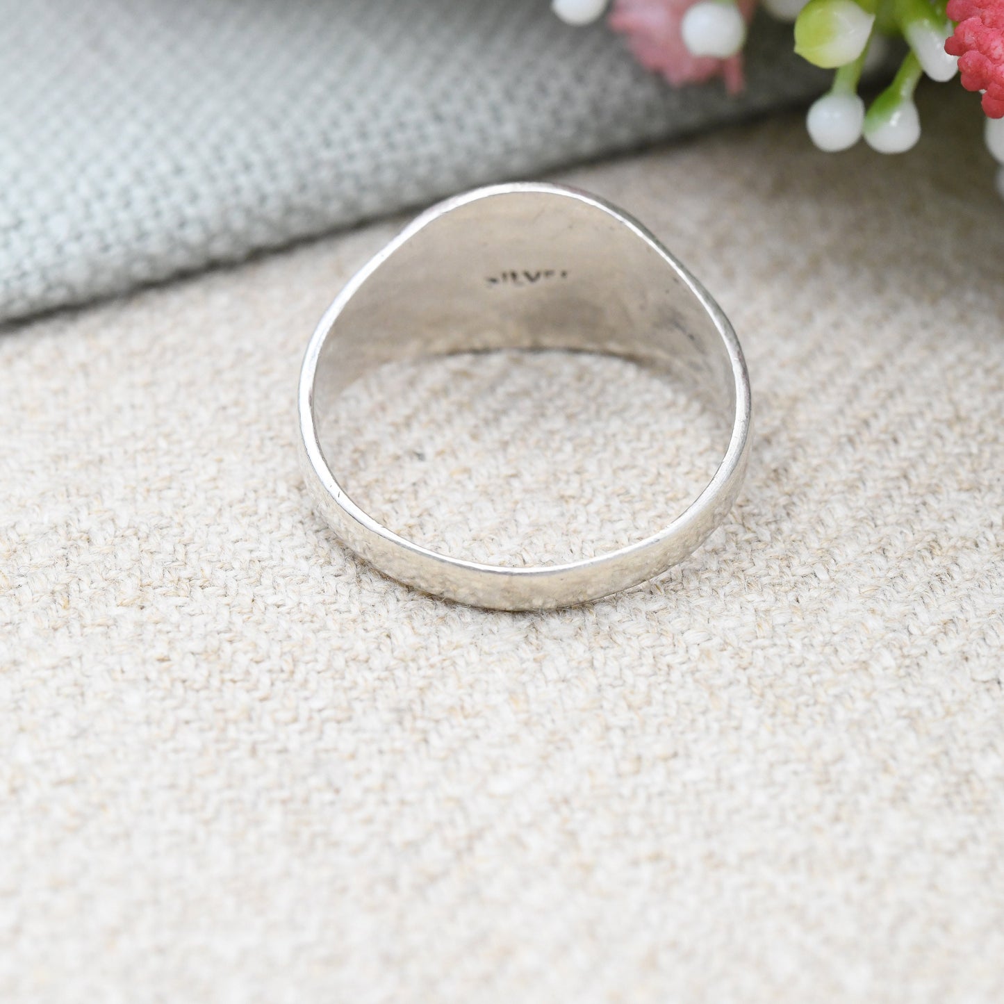 Vintage Sterling Silver Signet Ring - Pretty Engraved Design | Mid-Century Unisex Ring | Blank for Engraving | UK Size - U | US Size - 10