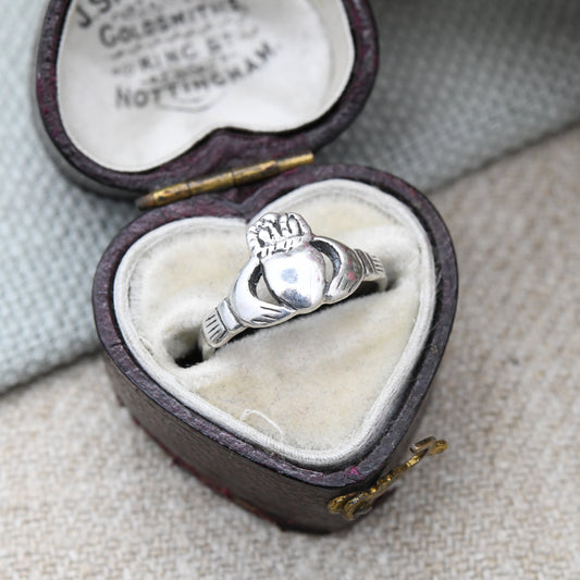 Vintage Sterling Silver Claddagh Ring Hands Crowned Heart - Irish Symbol Love Loyalty Friendship | Small Pinkie UK Size - G 1/2 | US - 3 1/2