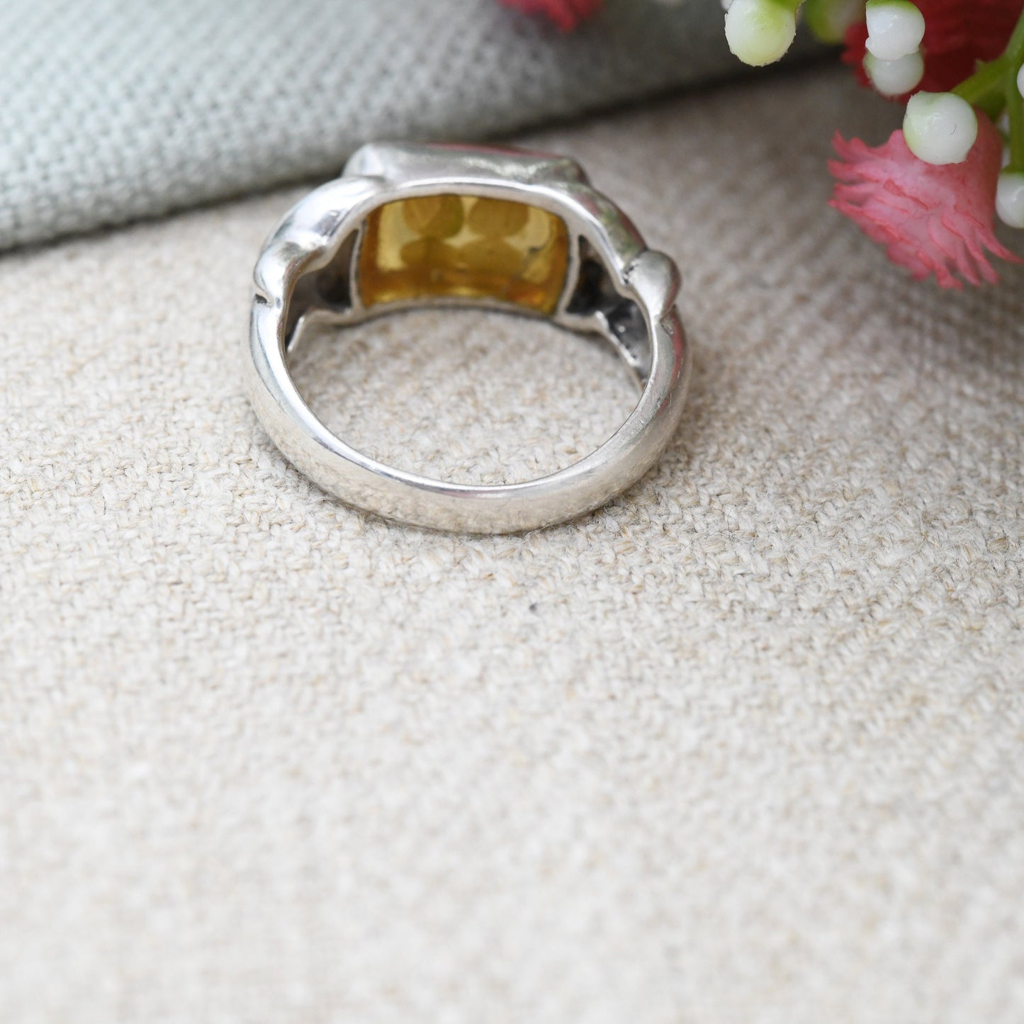 Vintage Sterling Silver Leaf in Resin Ring with Twisted Knot Shoulders - Unusual Silver Ring | Pretty Gift | UK Size - Q | US Size - 8