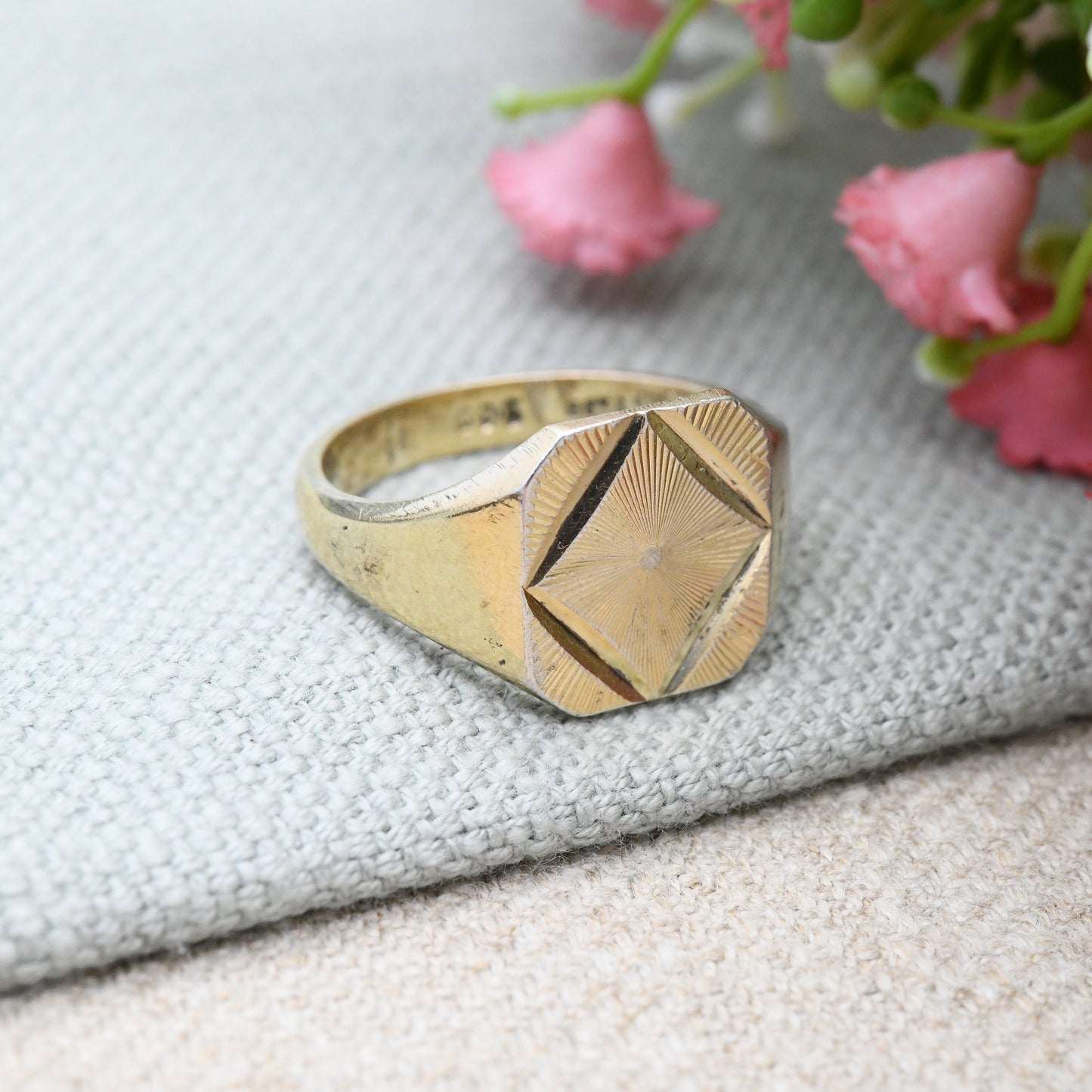 Vintage 9ct Gold Plated Sterling Silver Signet Ring - Diamond Cut Engraving | Middle Finger Ring | Gift for Him | UK Size - U | US Size - 10