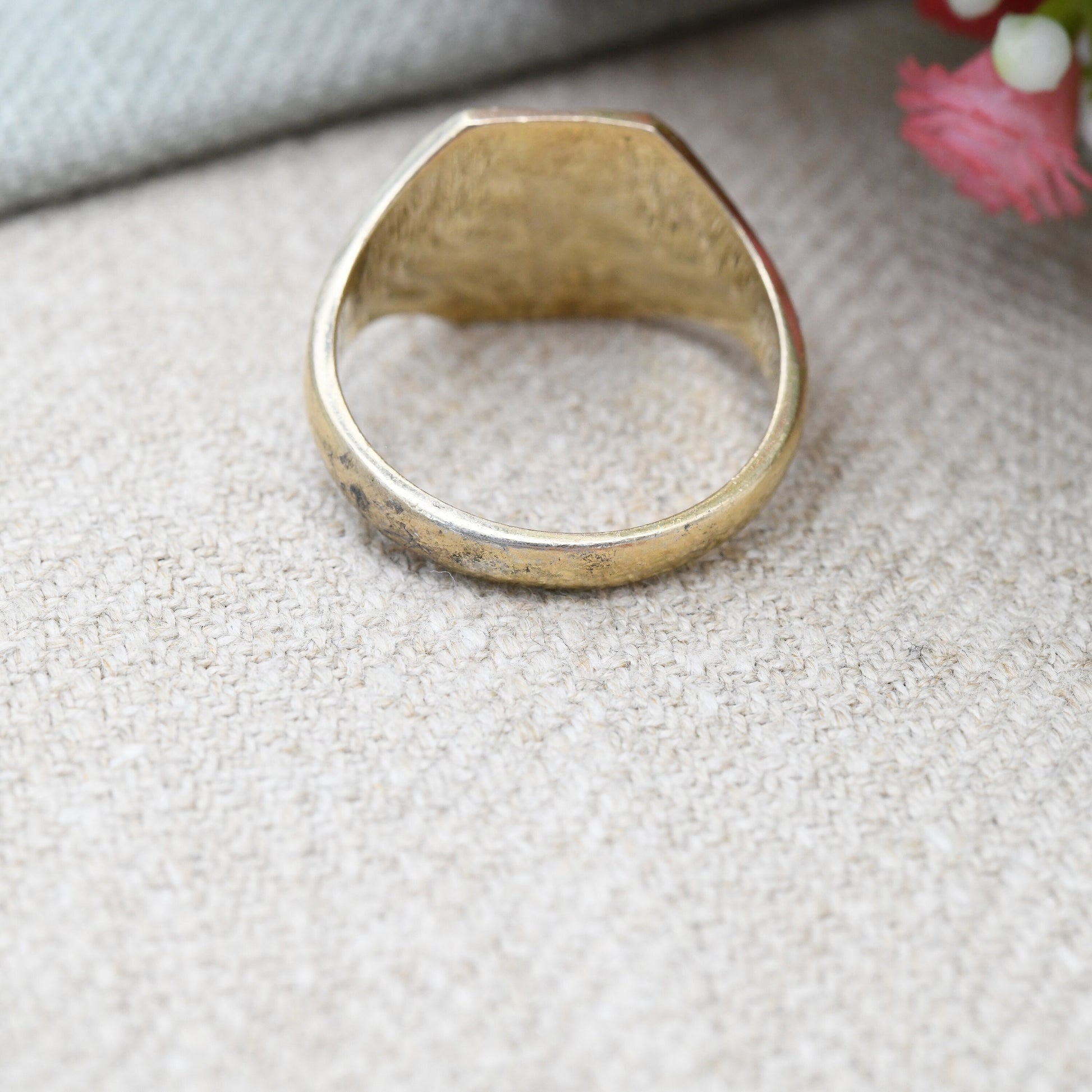 Vintage 9ct Gold Plated Sterling Silver Signet Ring - Diamond Cut Engraving | Middle Finger Ring | Gift for Him | UK Size - U | US Size - 10