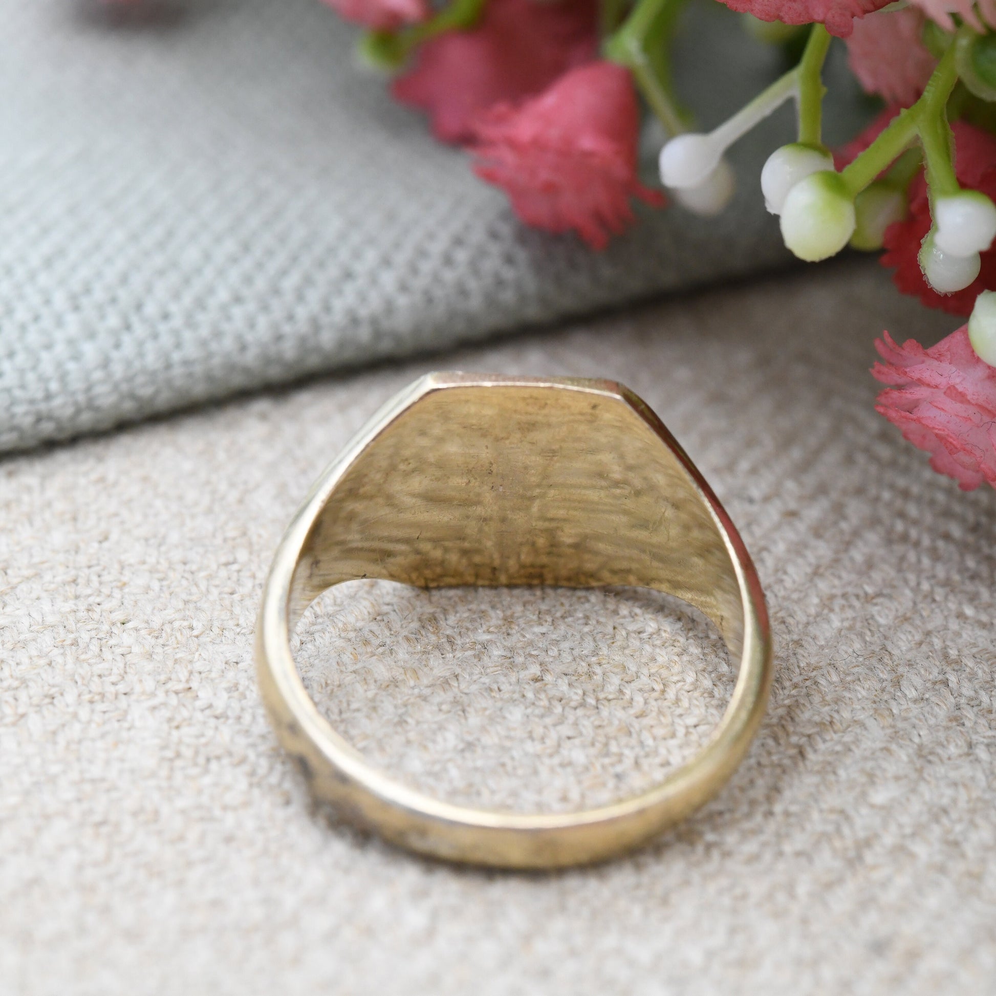 Vintage 9ct Gold Plated Sterling Silver Signet Ring - Diamond Cut Engraving | Middle Finger Ring | Gift for Him | UK Size - U | US Size - 10