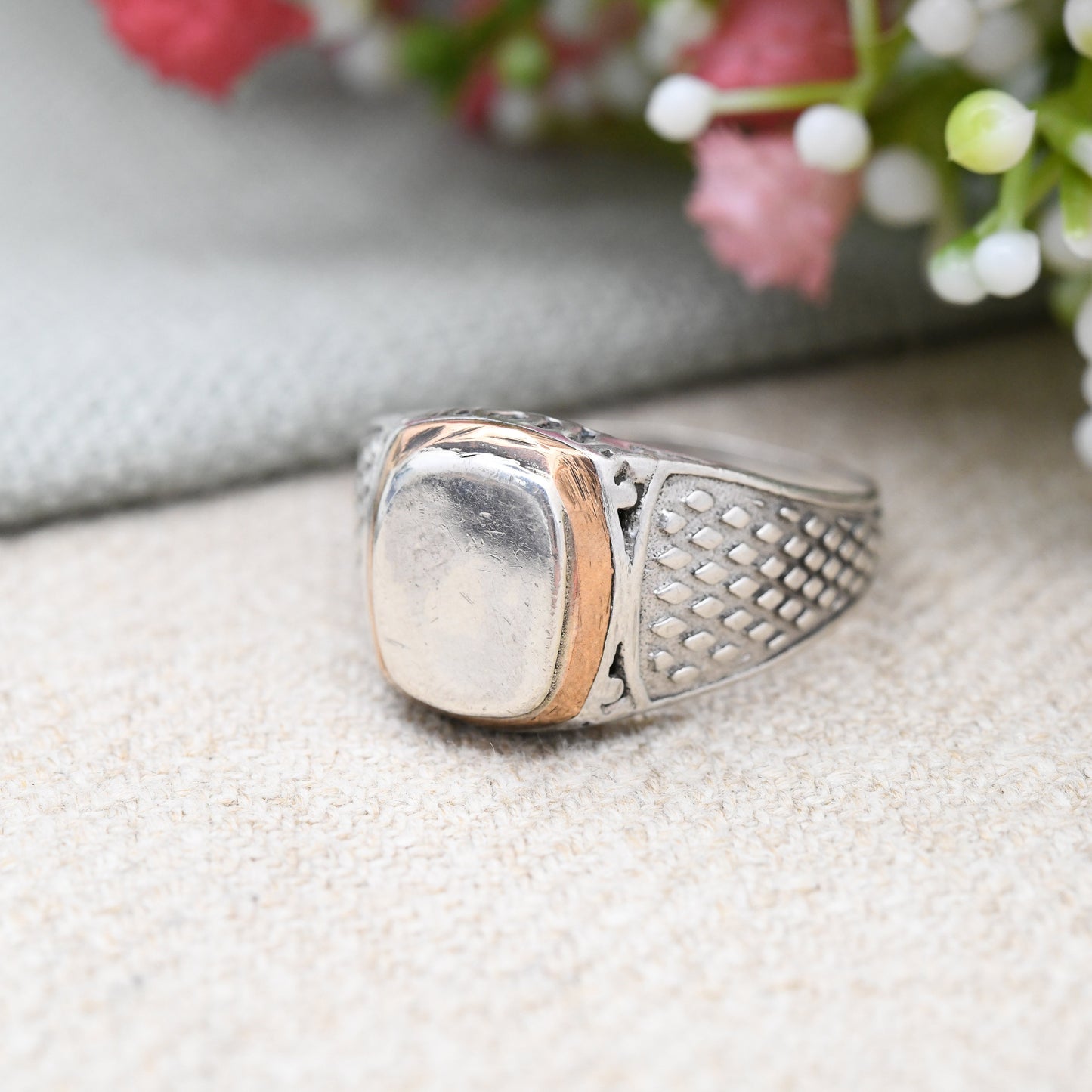 Vintage Sterling Silver Signet Ring with Copper Bezel and Textured Shank - Large Unisex Everyday Silver | UK Size - X 1/2 | US Size - 11 3/4