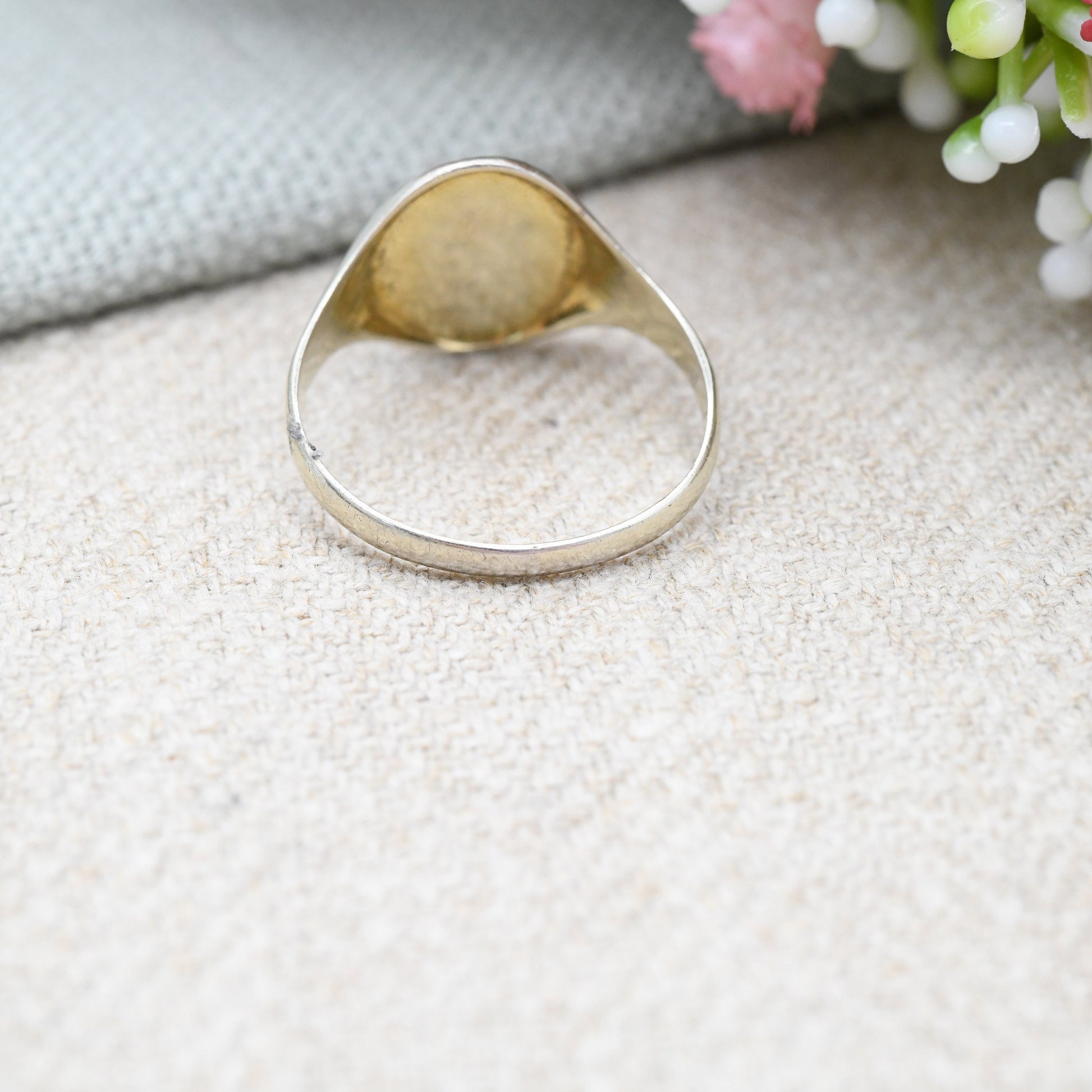 Vintage Sterling Silver Signet Ring with Engraved Scrolling Design Gold Plated - Unisex Everyday Silver | UK Size - R | US Size - 8 3/4