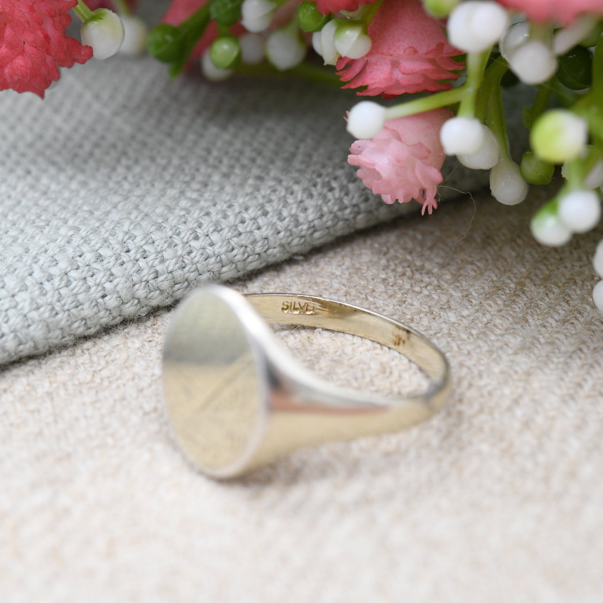 Vintage Sterling Silver Signet Ring with Engraved Scrolling Design Gold Plated - Unisex Everyday Silver | UK Size - R | US Size - 8 3/4