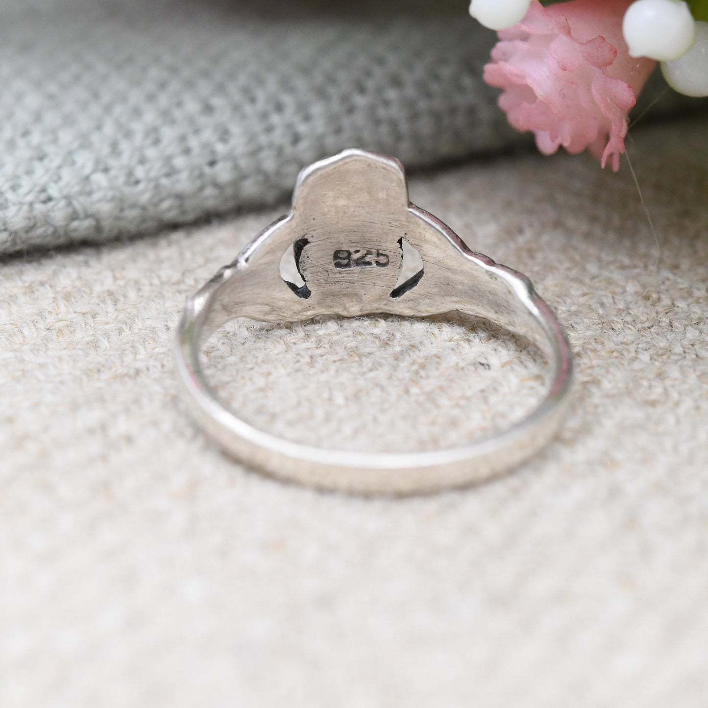 Vintage Sterling Silver Claddagh Ring Hand Holding Crowned Heart - Irish Symbol Love Loyalty Friendship | Small UK Size - I 1/2 | US - 4 1/2