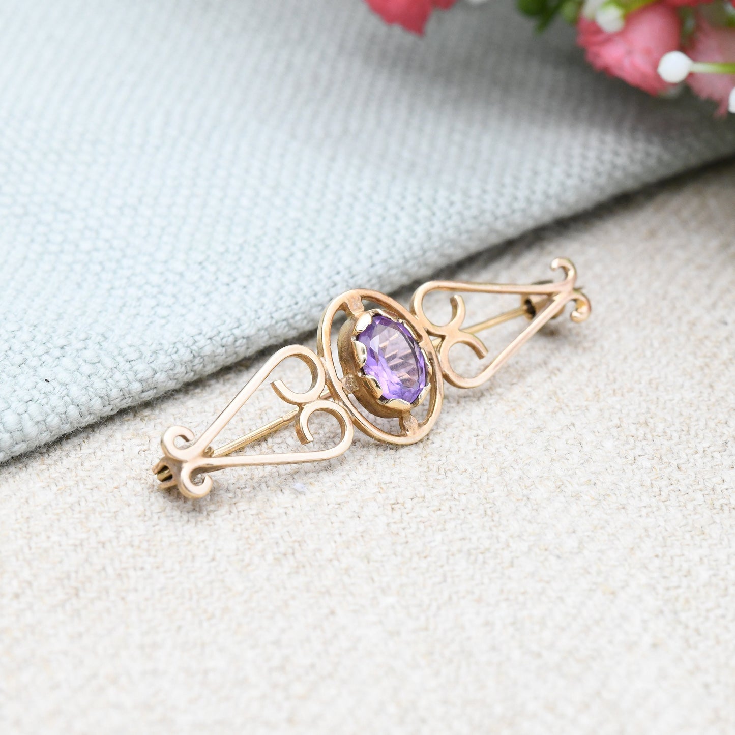 Vintage 9ct Gold Amethyst Brooch - Large Faceted Purple Gemstone Solitaire | Pretty Gift Brooch Pin | Love Heart Design