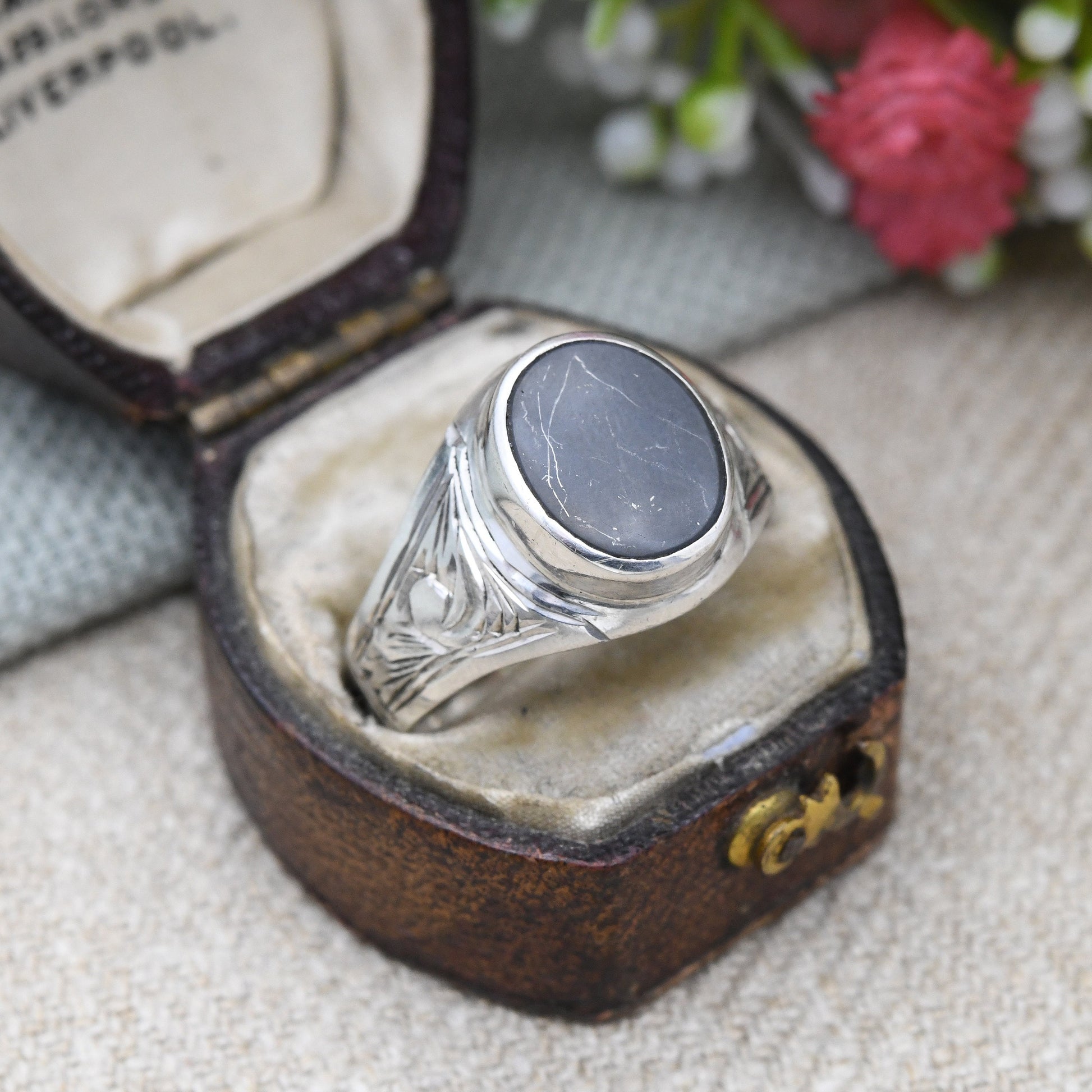 Vintage Silver Black Stone Signet Ring - Unusual Chunky Unisex Signet with Hand Engraved Pattern | UK Size - S | US Size - 9